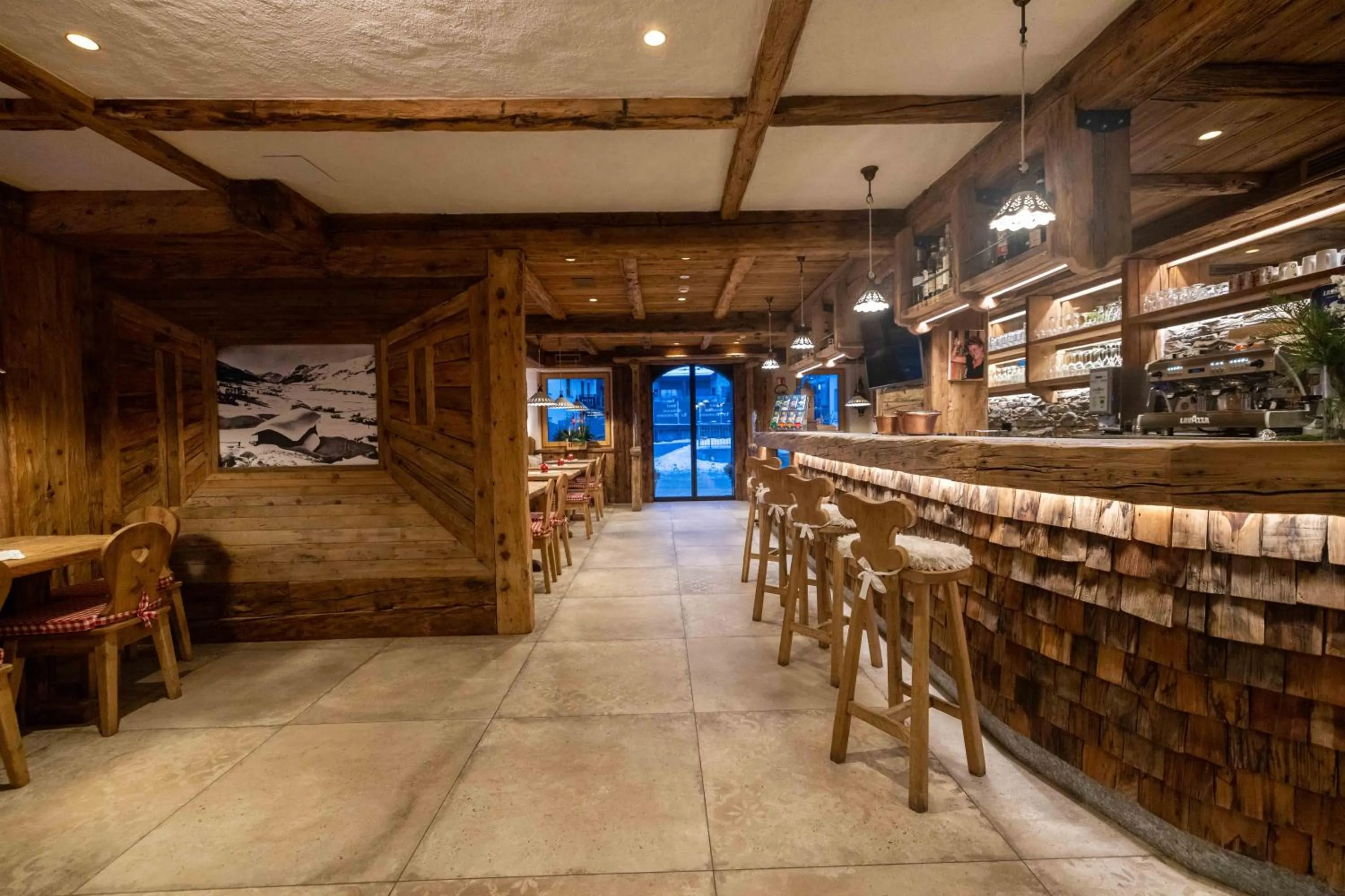 Lounge or bar in Hotel La Montanina