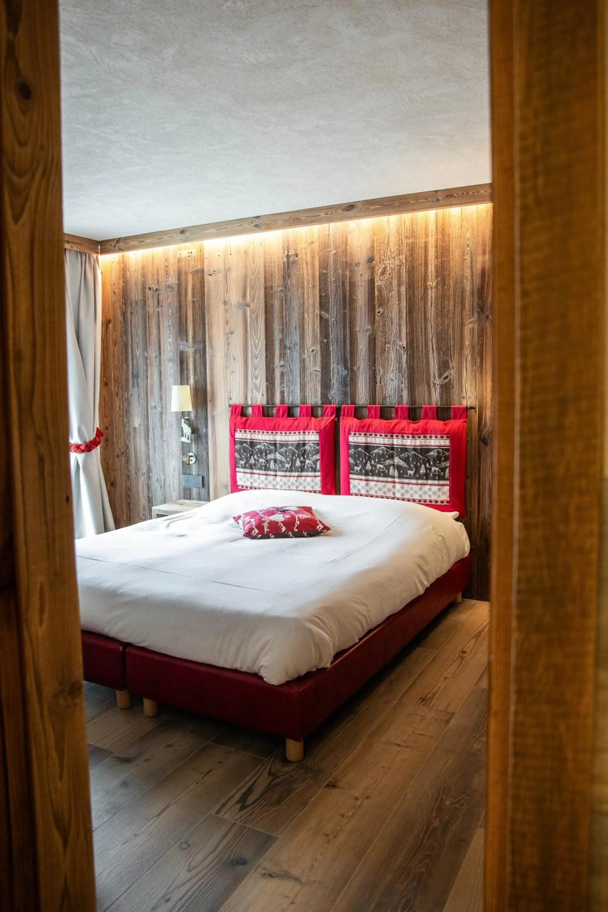 Bedroom, Bed in Hotel La Montanina