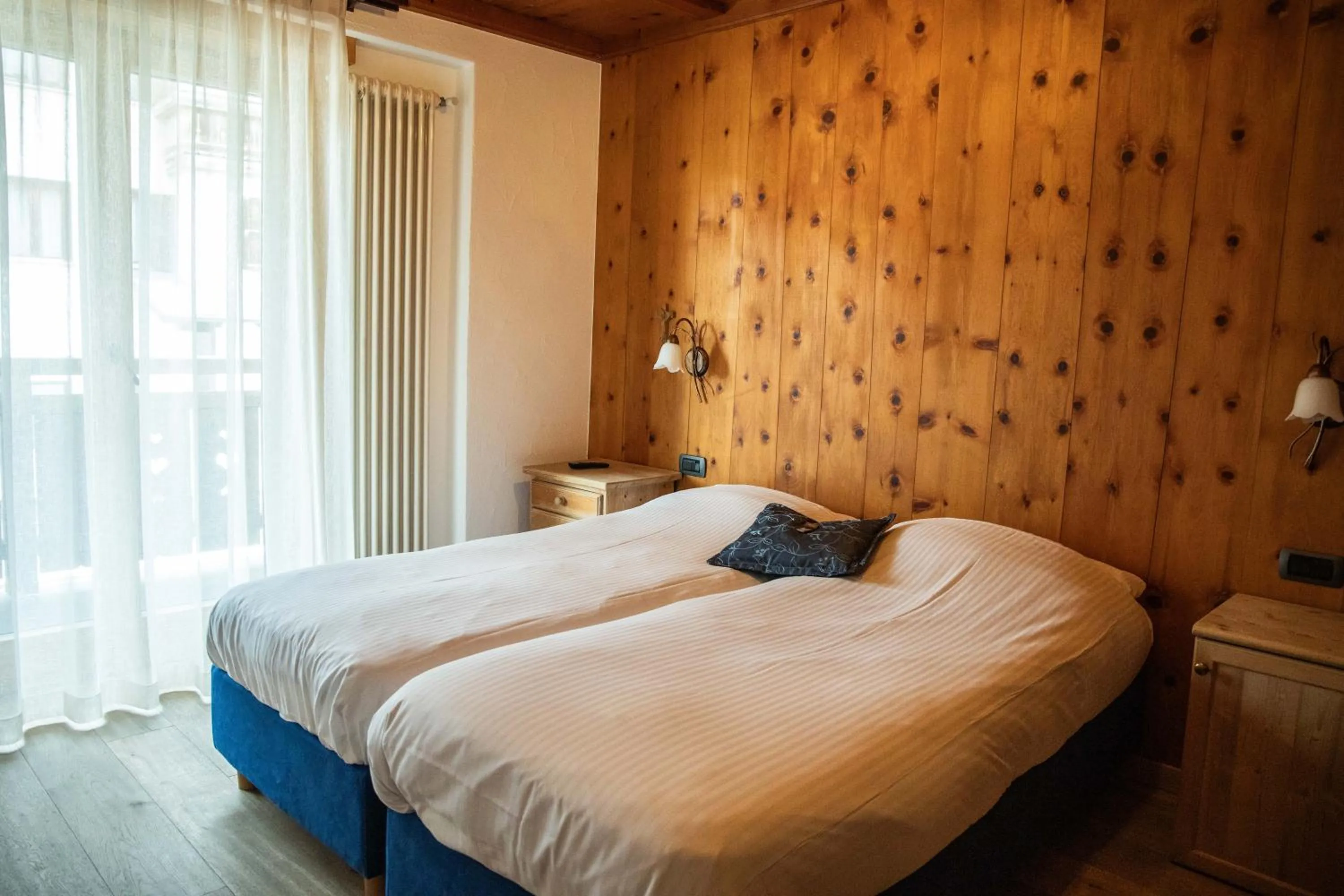 Bedroom, Bed in Hotel La Montanina