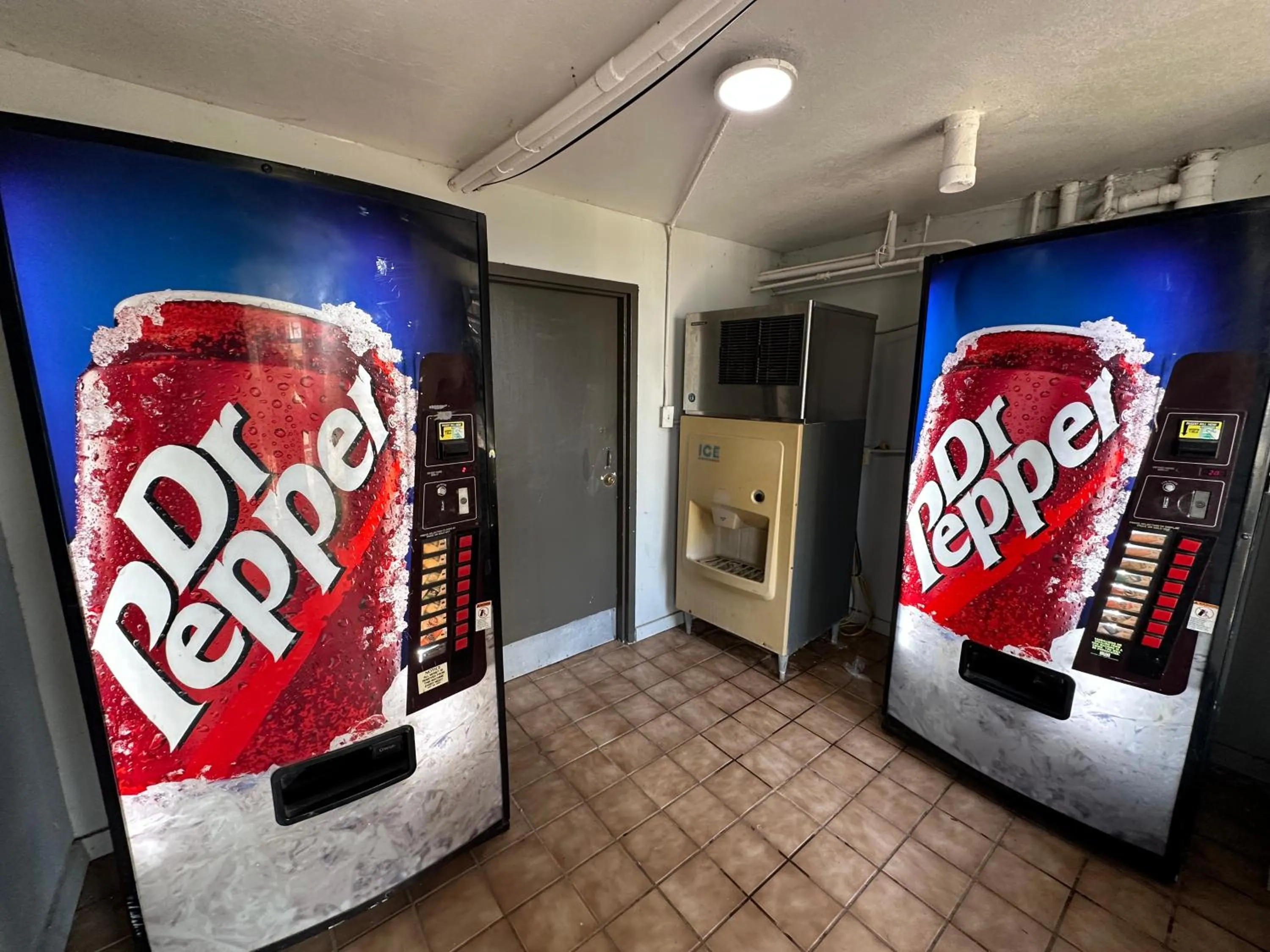 vending machine in Motel 6-West Monroe, LA