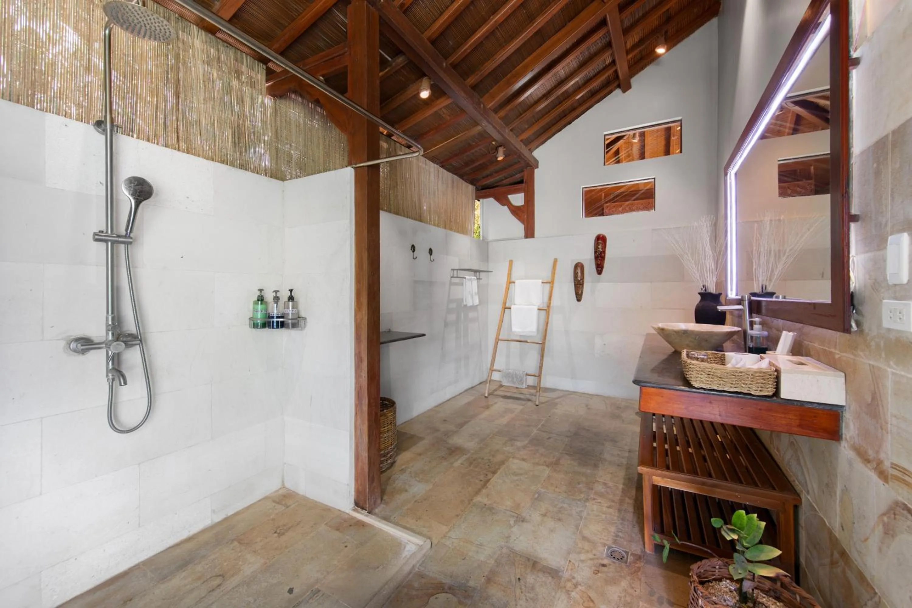 Shower in Karuna El Nido Villas