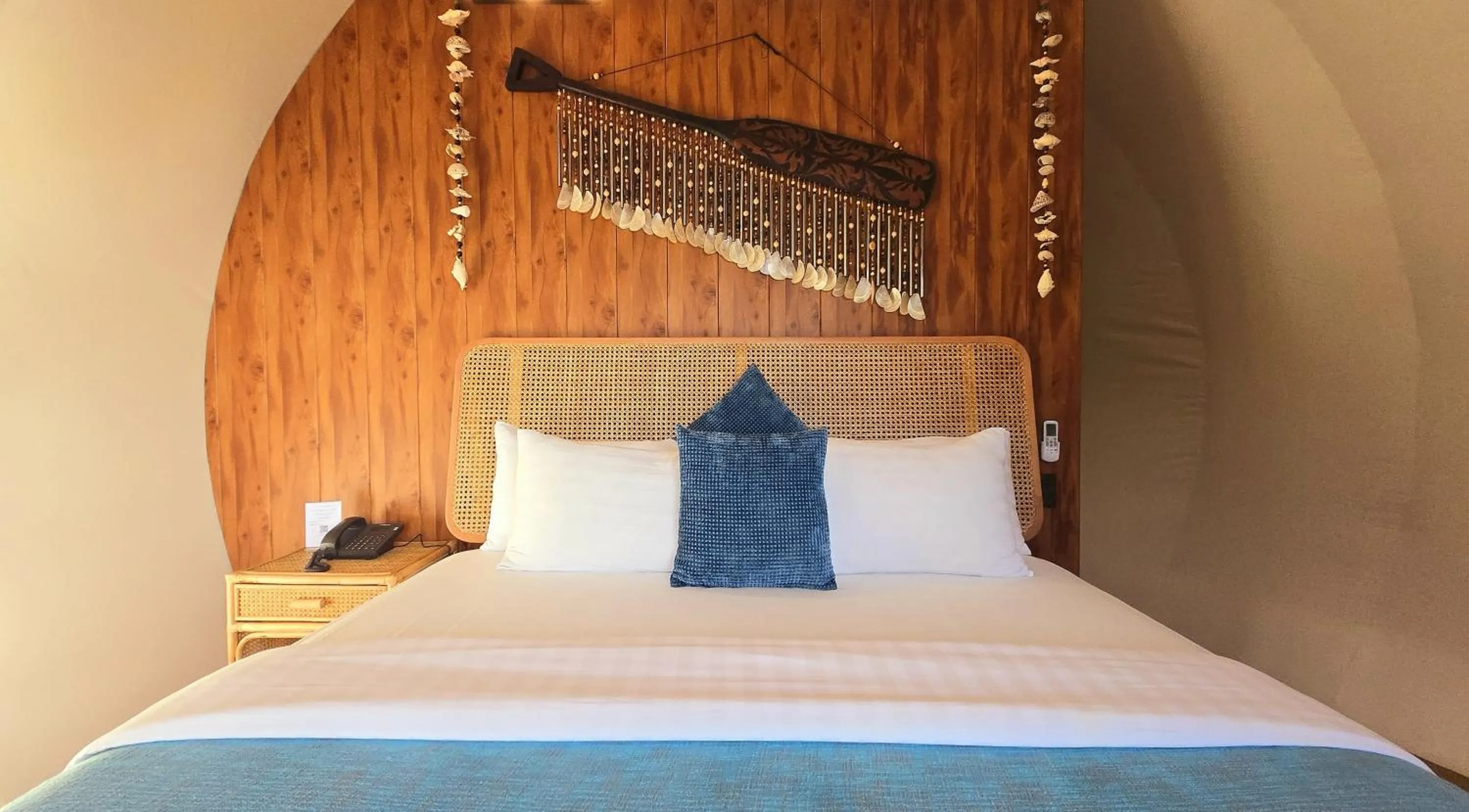 Bed in Karuna El Nido Villas