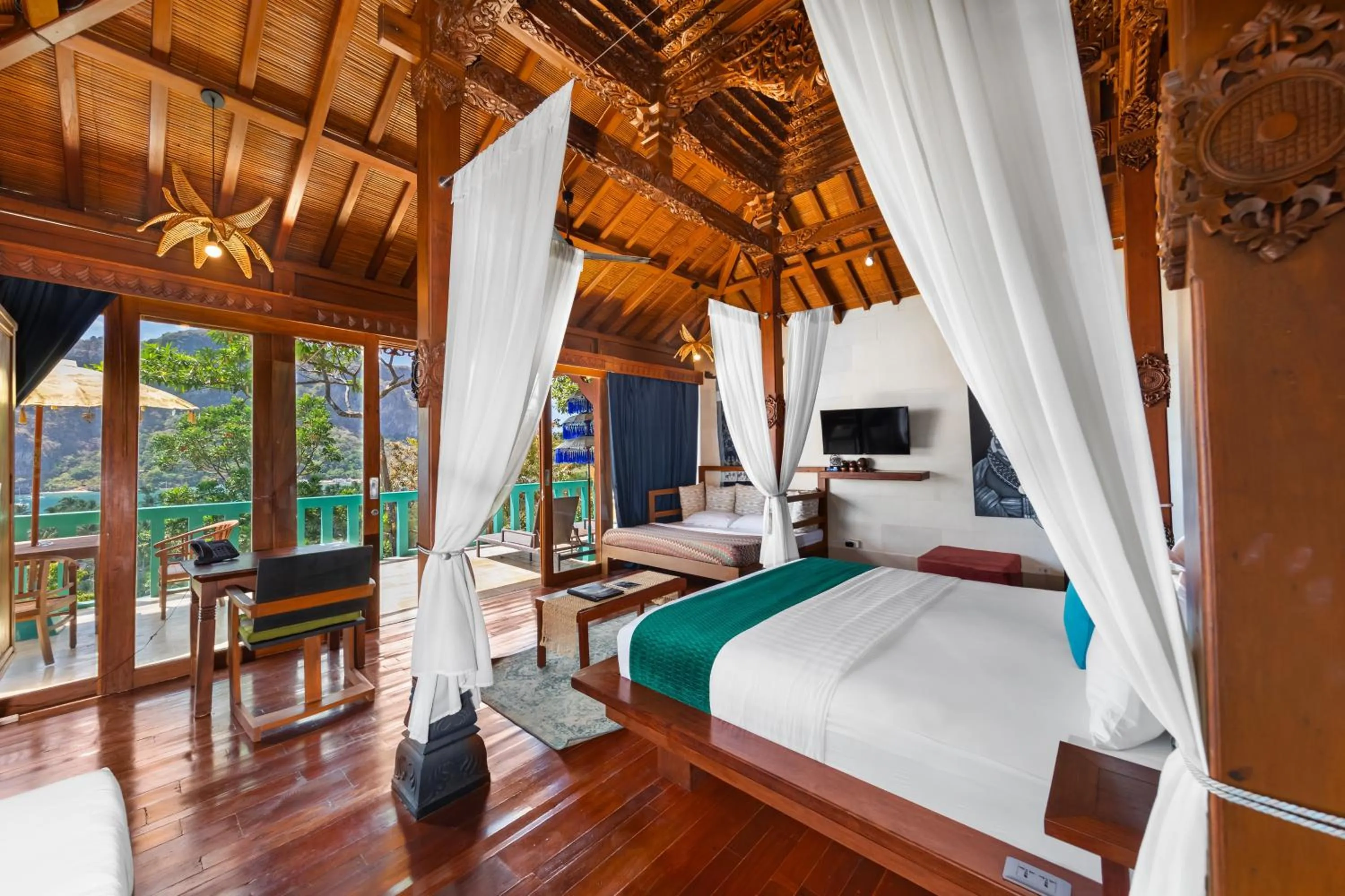 TV and multimedia, Bed in Karuna El Nido Villas