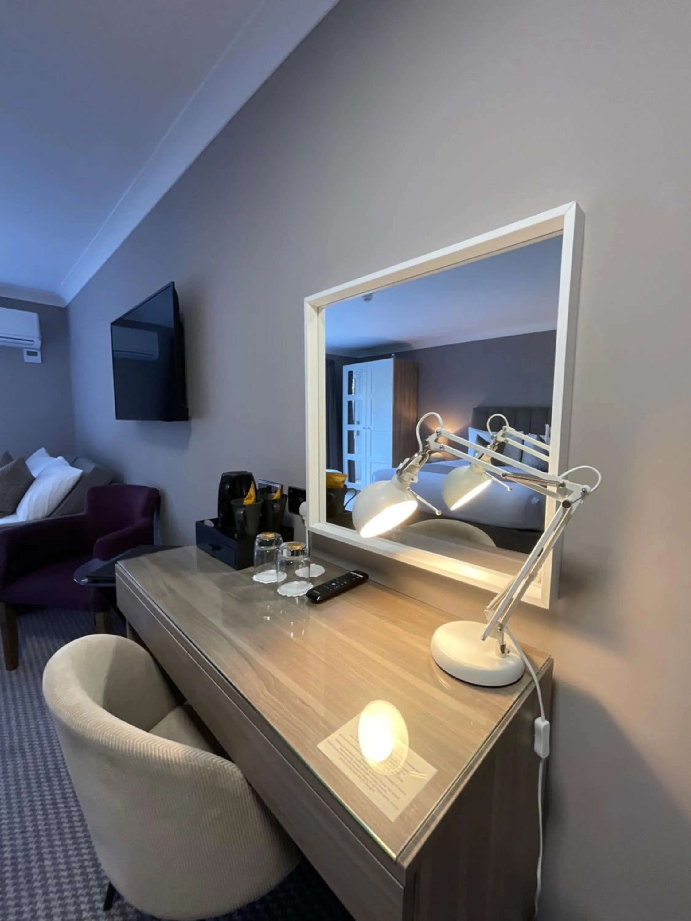 Bedroom, Bed in The Riverside