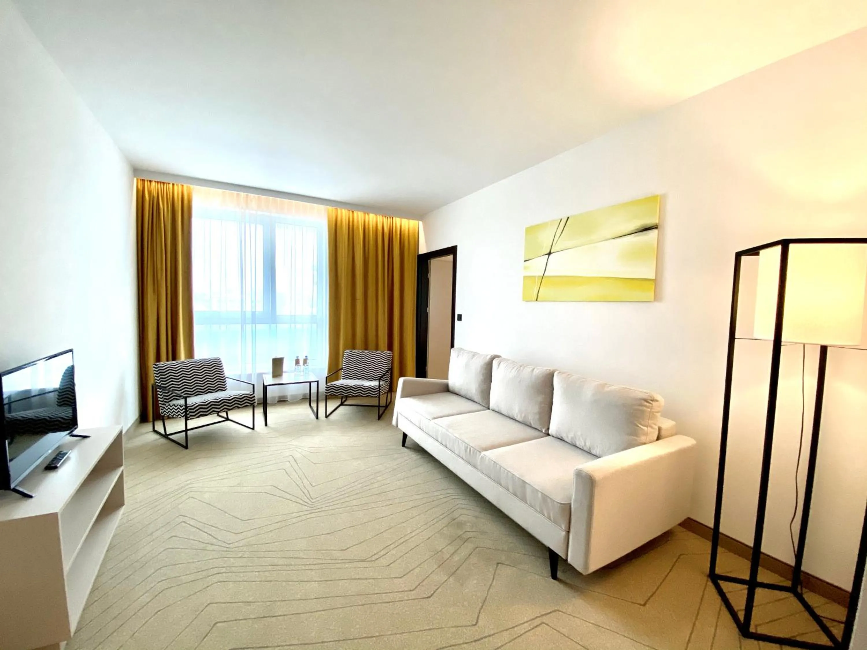 Living room, Bed in Arche Hotel Krakowska