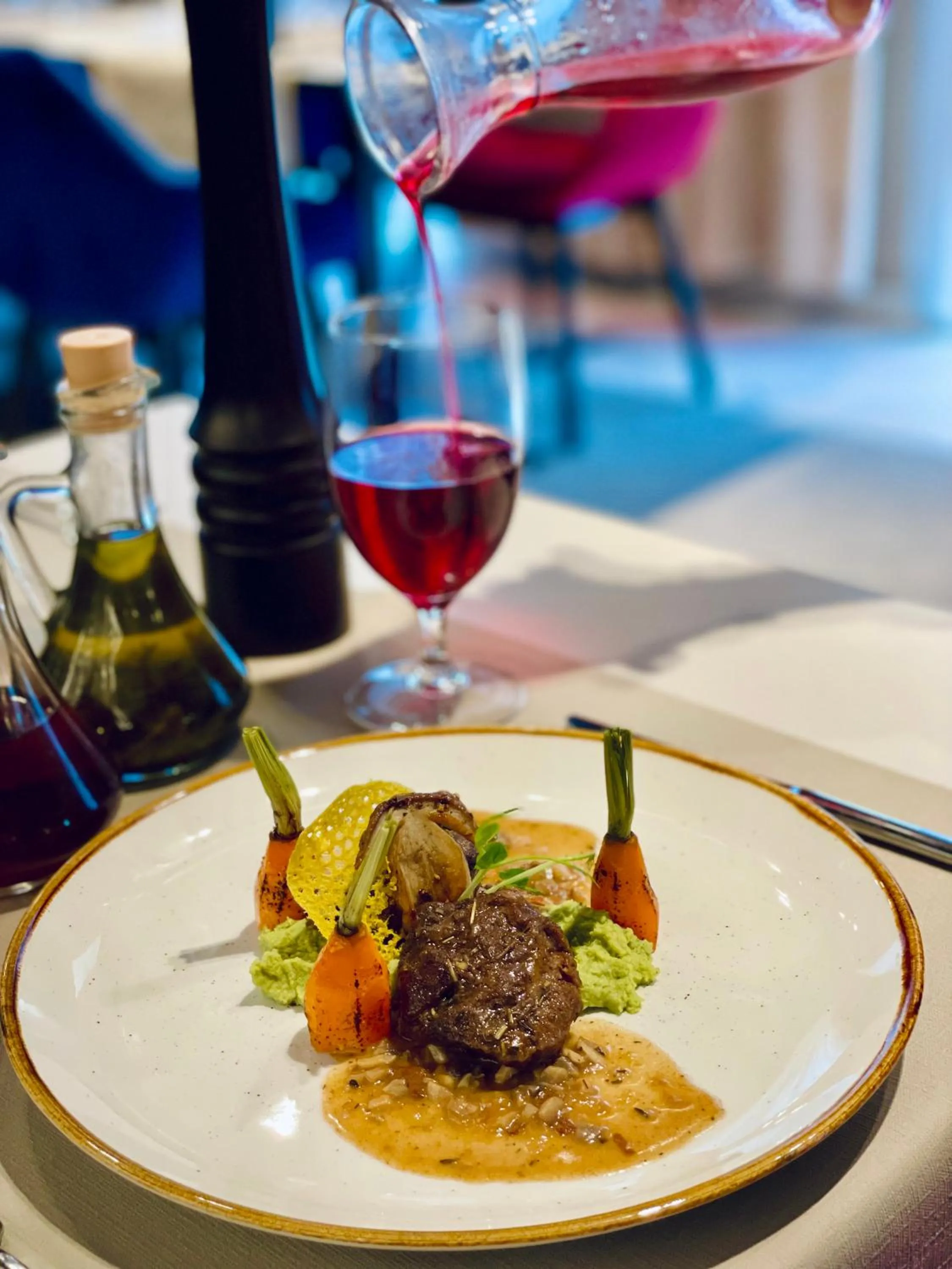 Restaurant/places to eat in Arche Hotel Krakowska