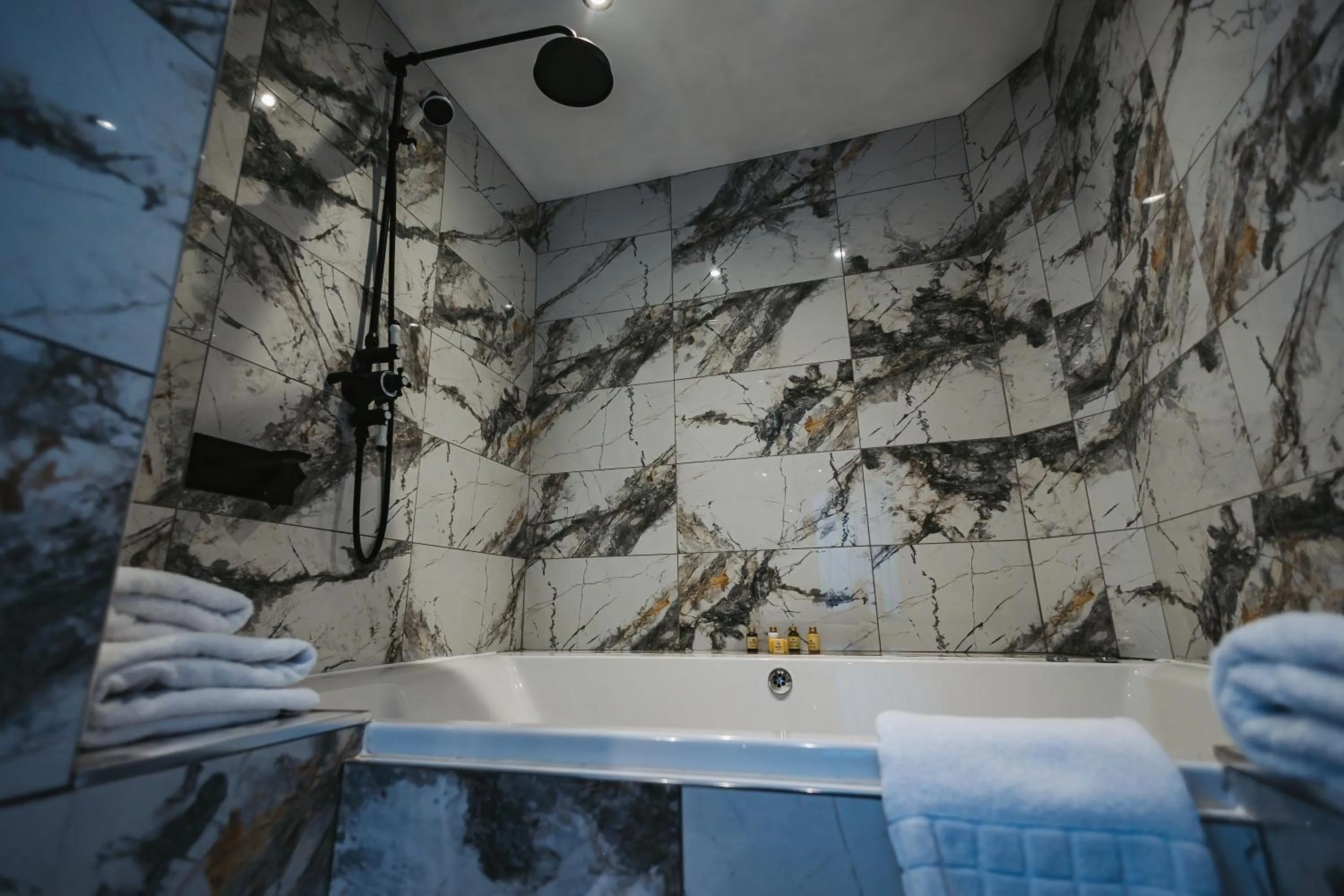 Bathroom in Brook Hall Hotel