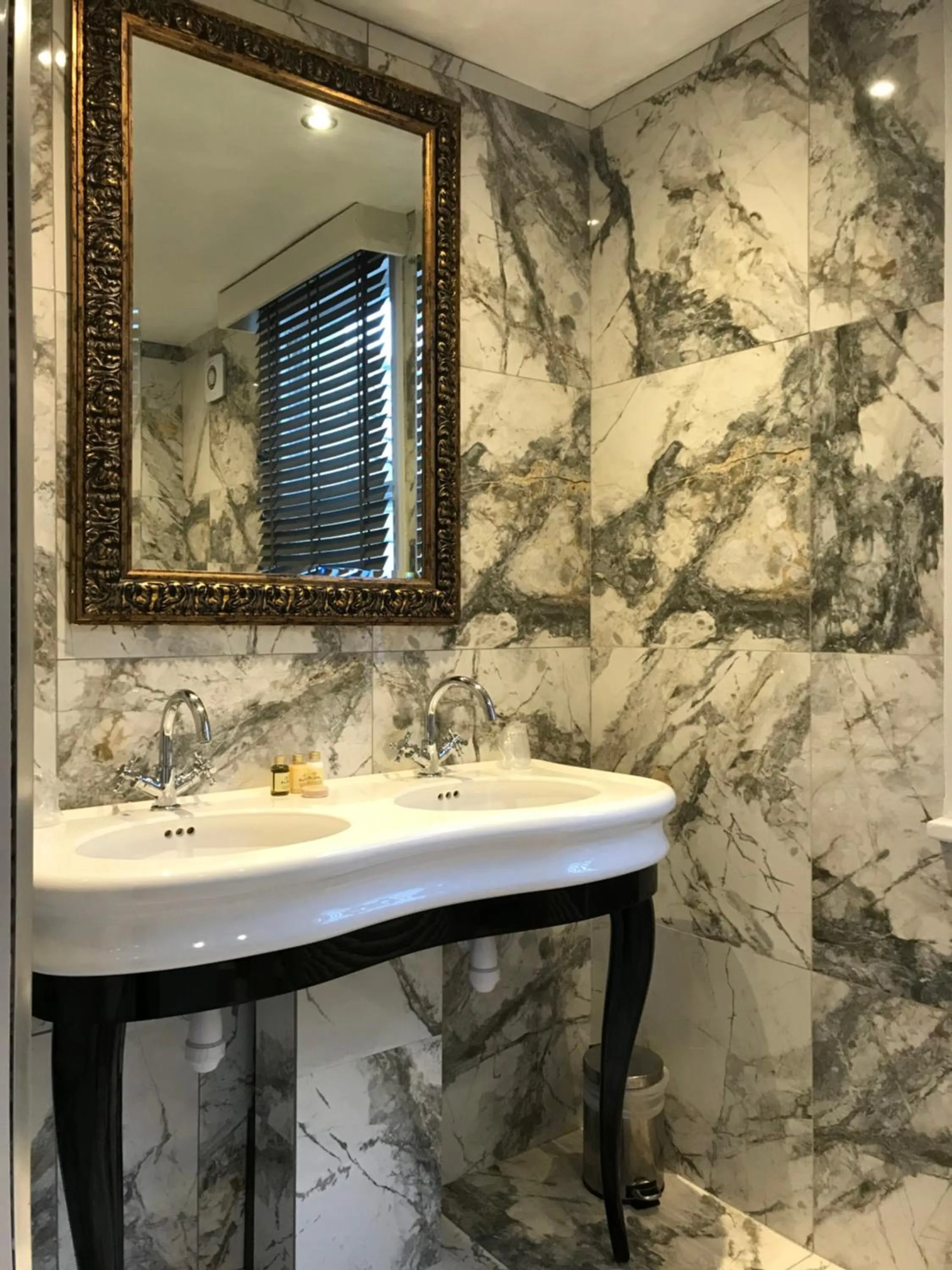 Bathroom in Brook Hall Hotel