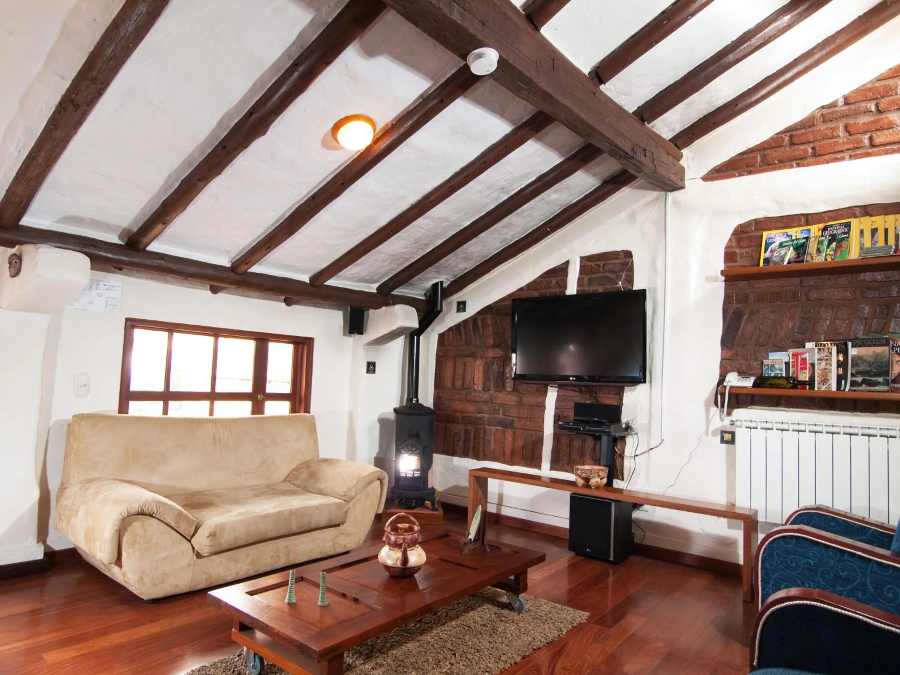 Communal lounge/ TV room in Hotel Muisca