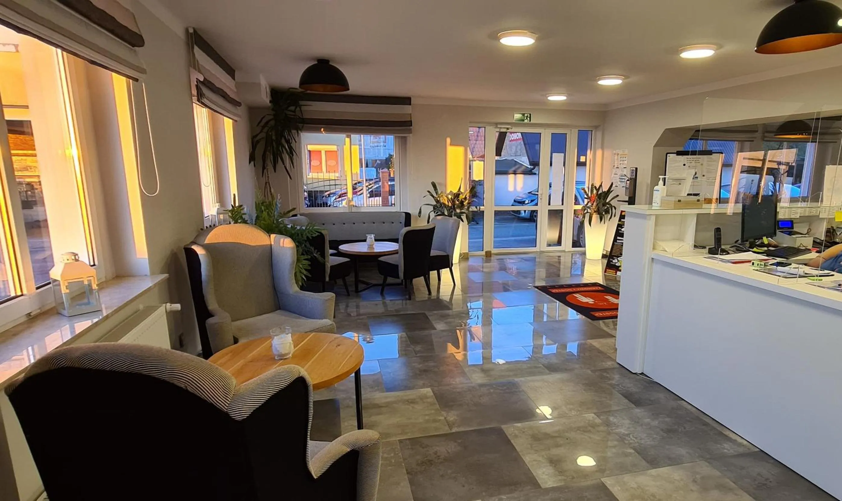 Facade/entrance in OW Gwarek