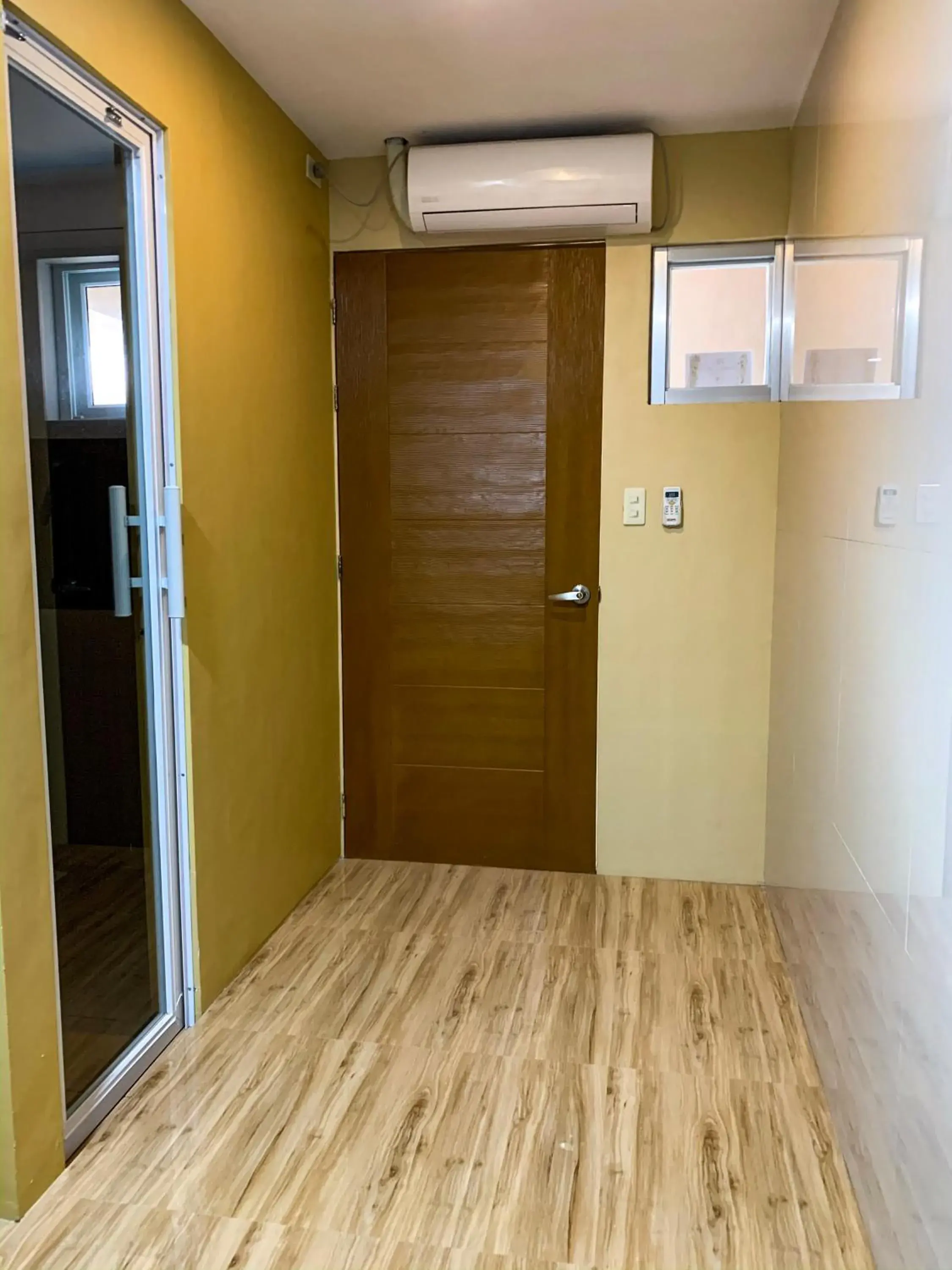 Deluxe Double Room in ParmView Inn Deluxe Double Room in ParmView Inn