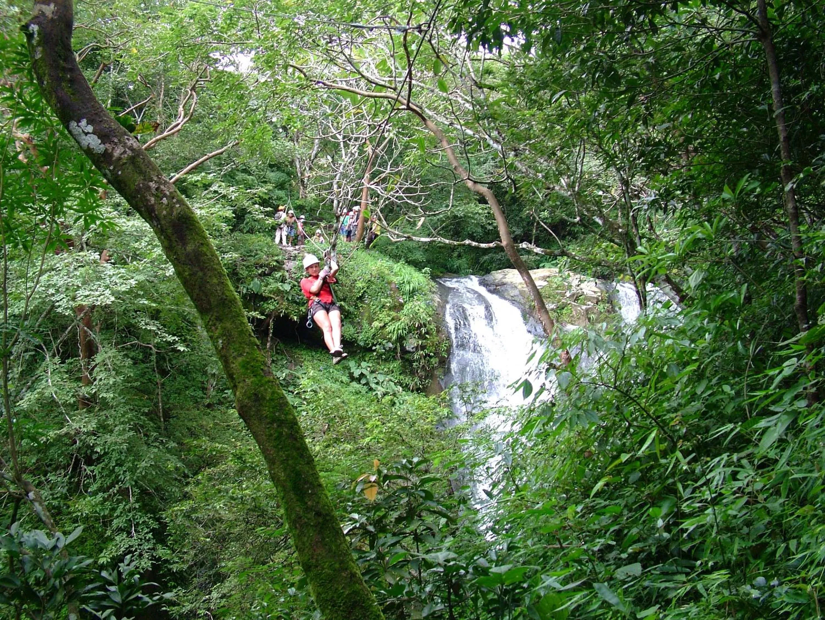 Restaurant/places to eat in Adventure Park & Hotel Vista Golfo