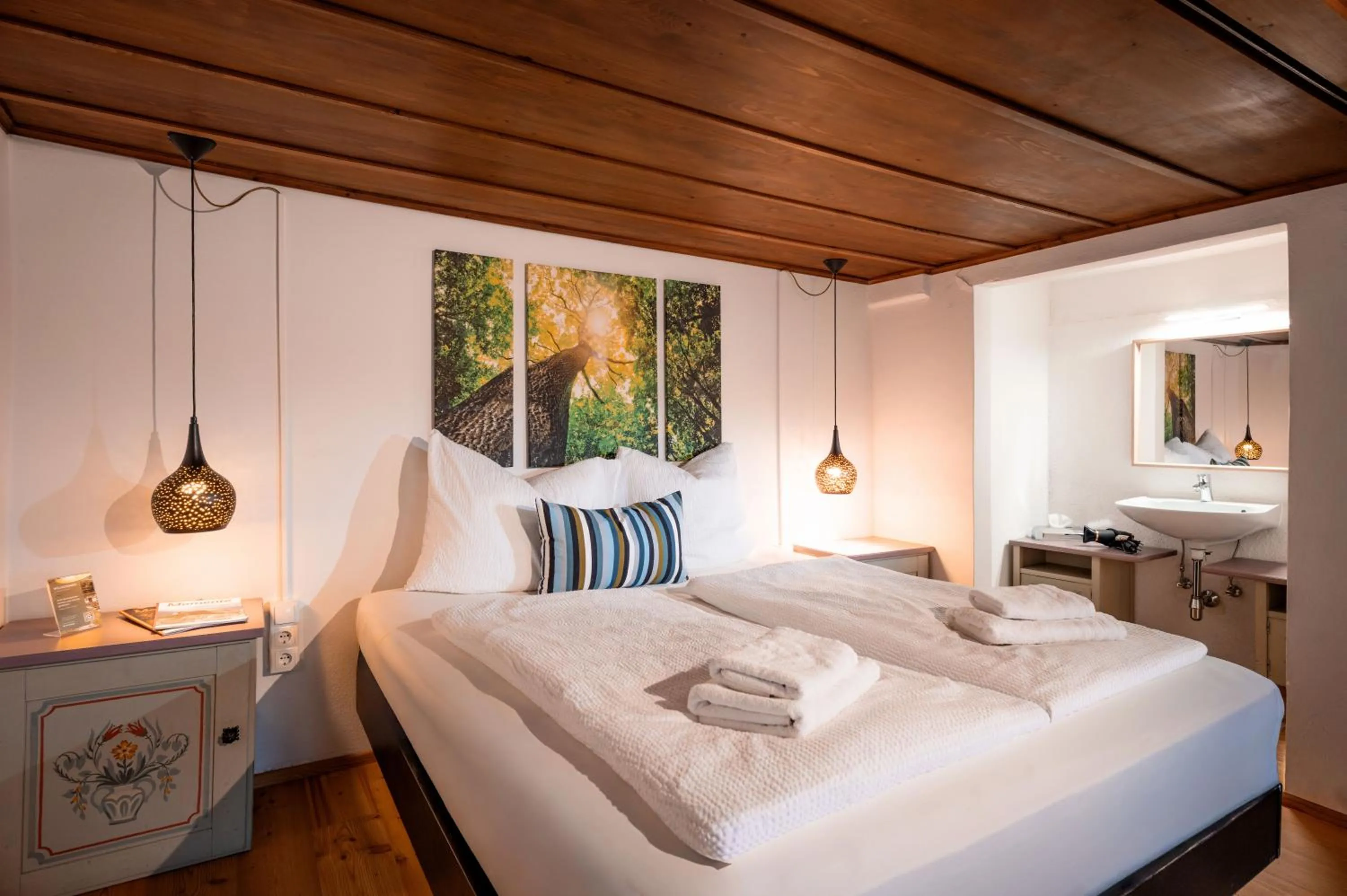 Bed in Berg'k'hof Kaisertal - Alpine Hideaway