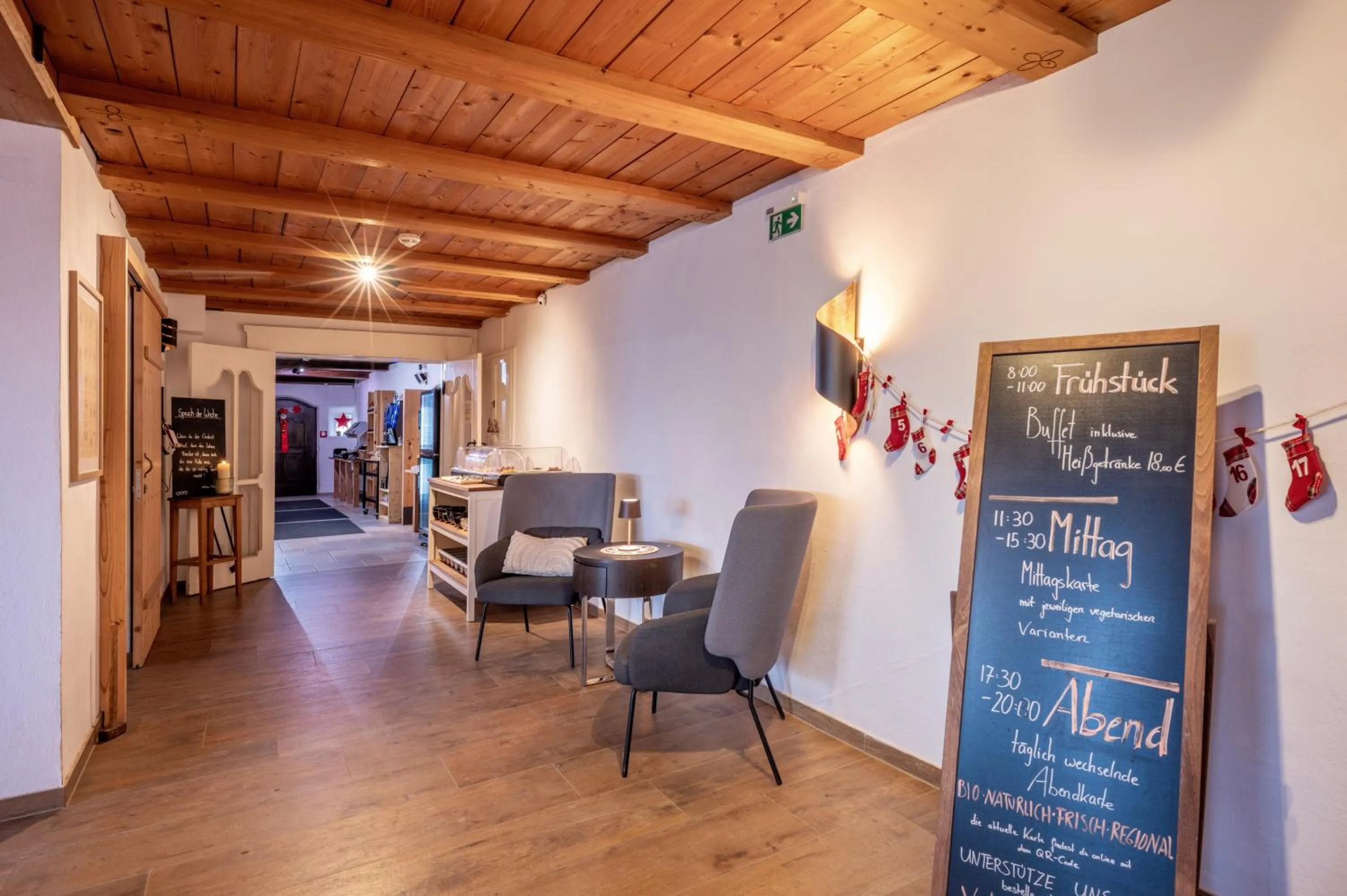 Breakfast in Berg'k'hof Kaisertal - Alpine Hideaway