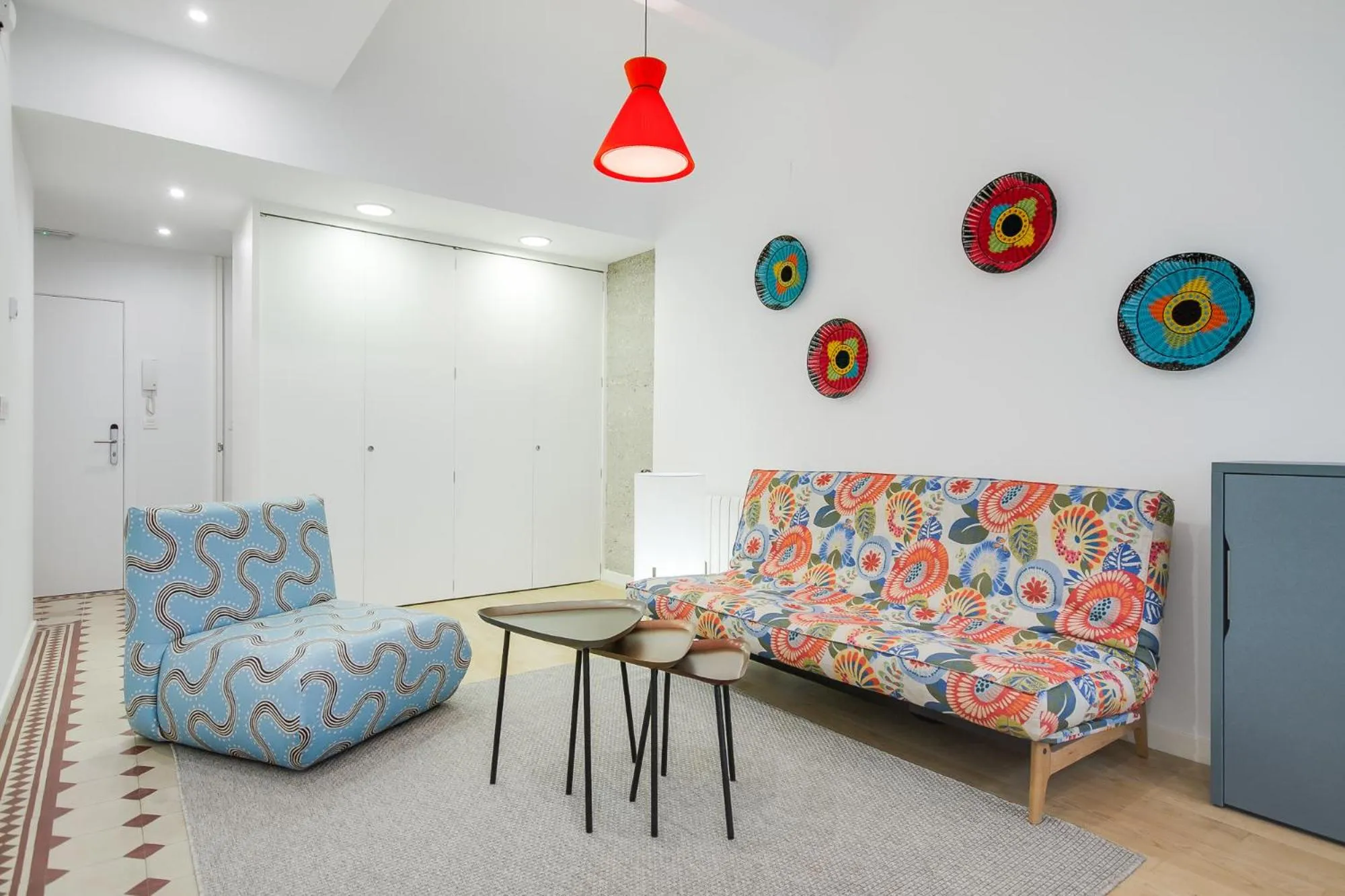 Living room, Seating Area in El Faro de Pepa by Como en Casa