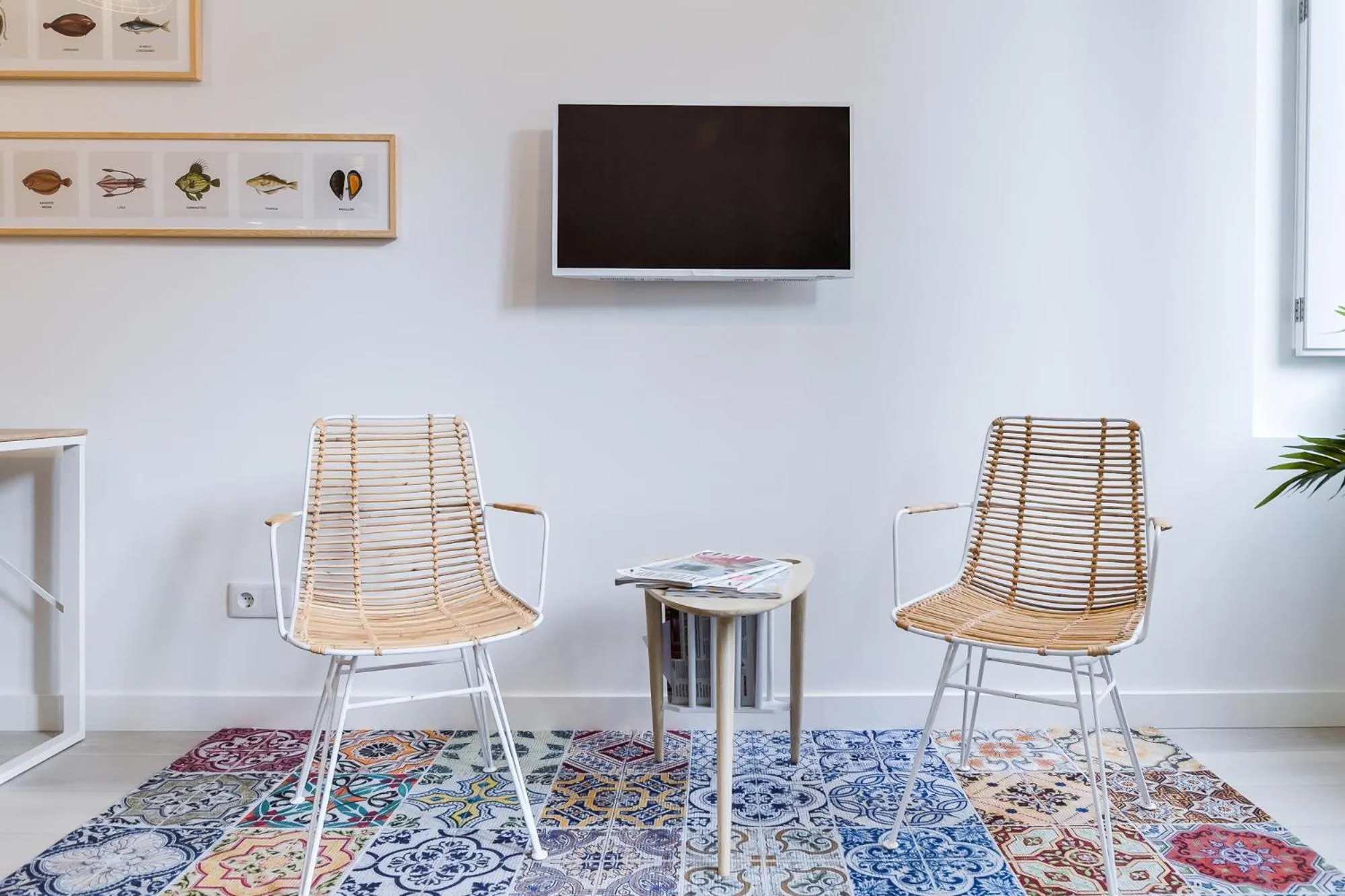 Living room, TV/Entertainment Center in El Faro de Pepa by Como en Casa