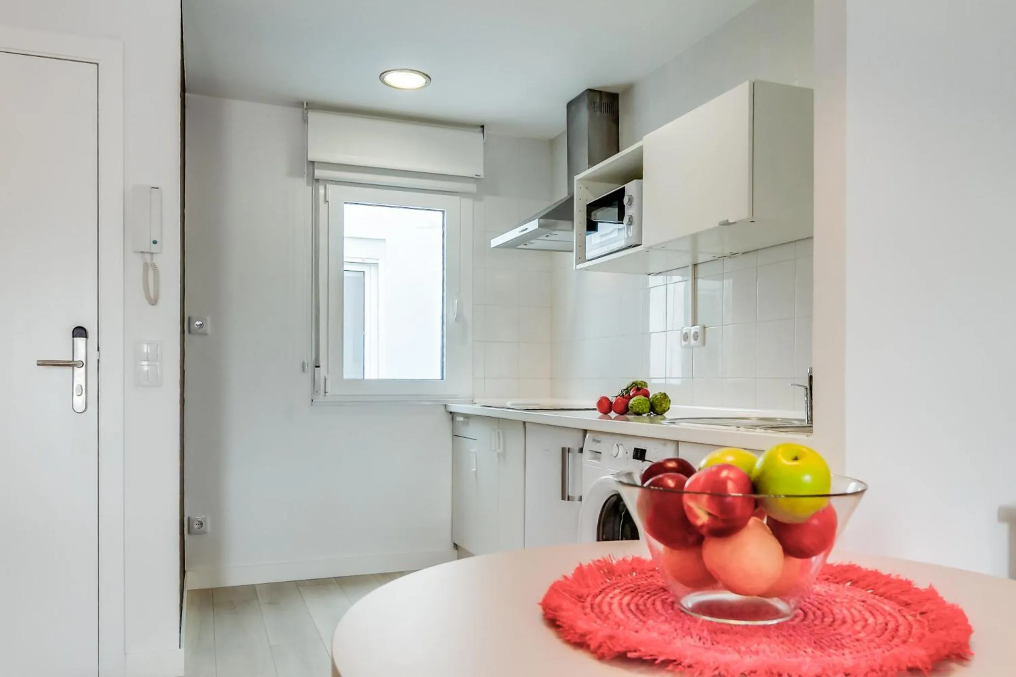 Kitchen or kitchenette, Kitchen/Kitchenette in El Faro de Pepa by Como en Casa