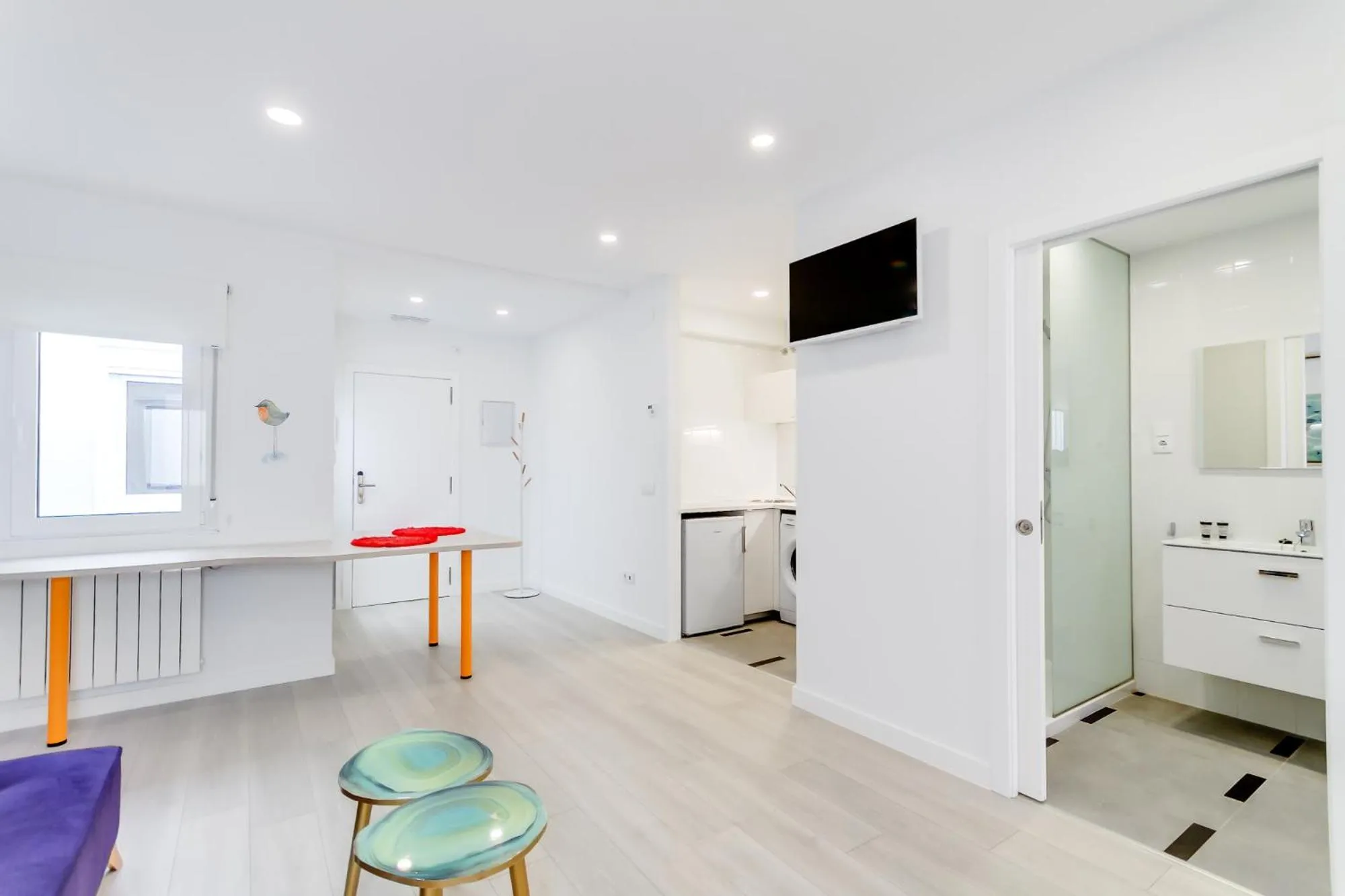 Kitchen or kitchenette, TV/Entertainment Center in El Faro de Pepa by Como en Casa