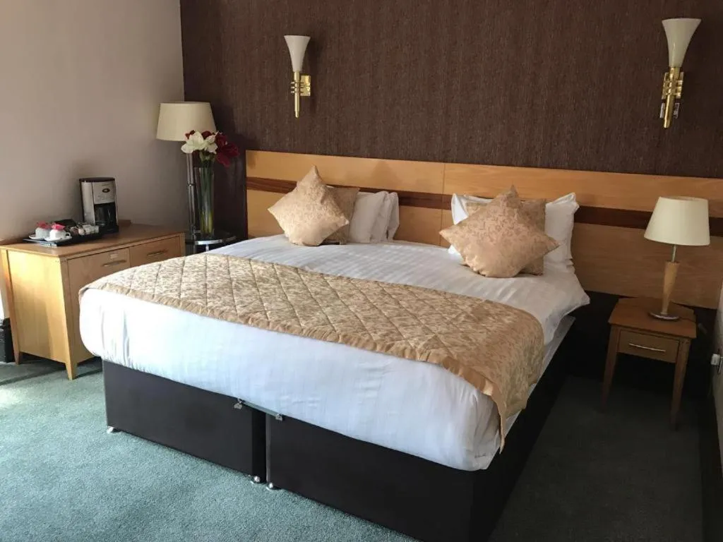 Bed in Harefield Manor Hotel