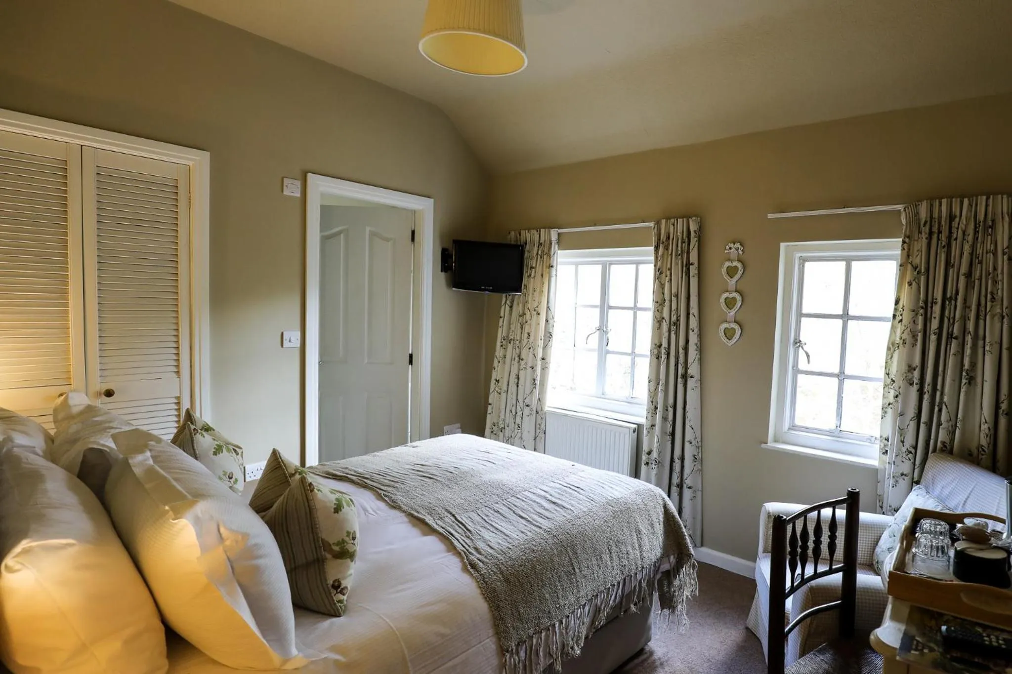 Bed in The Black Swan