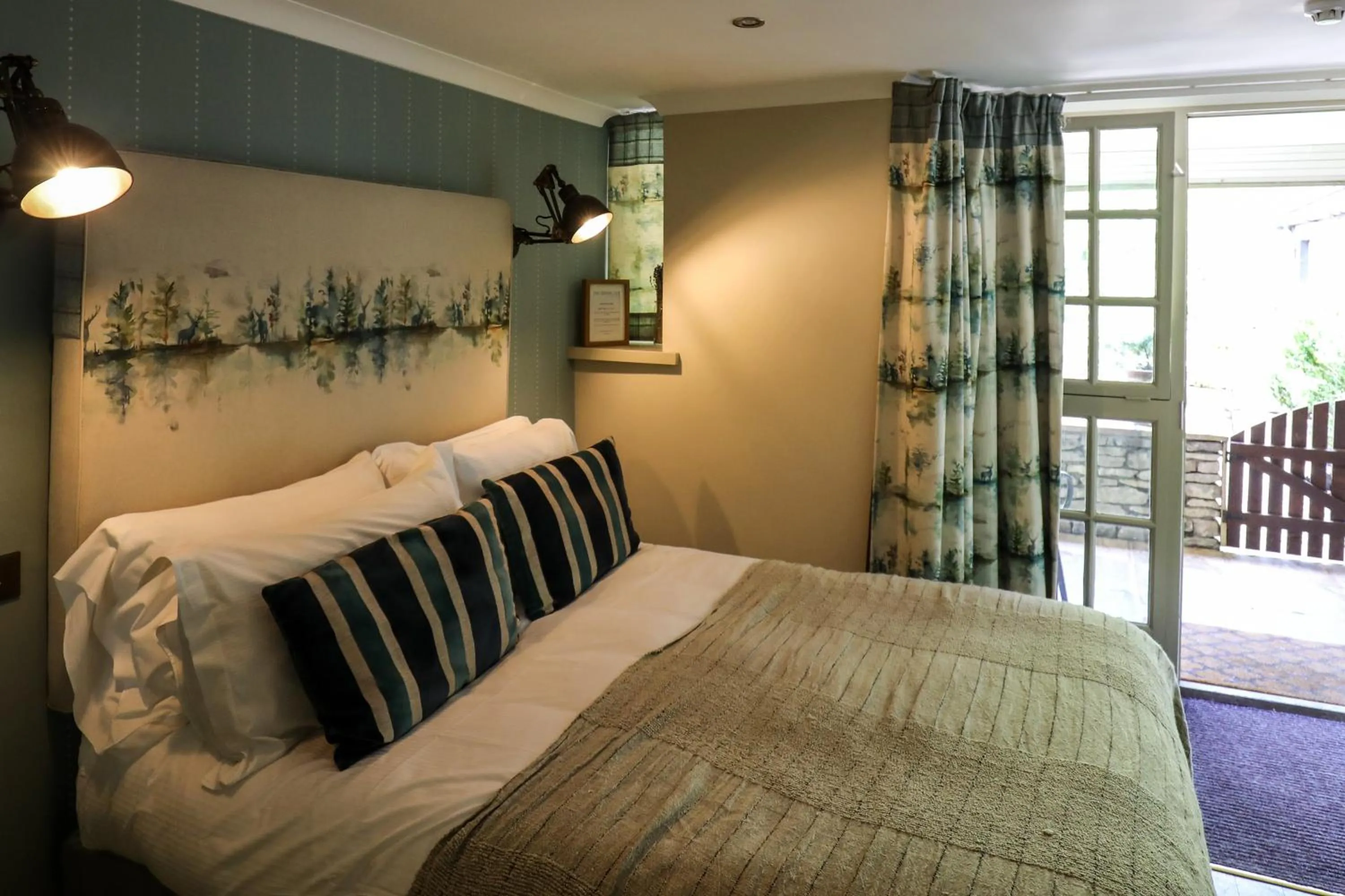 Bed in The Black Swan