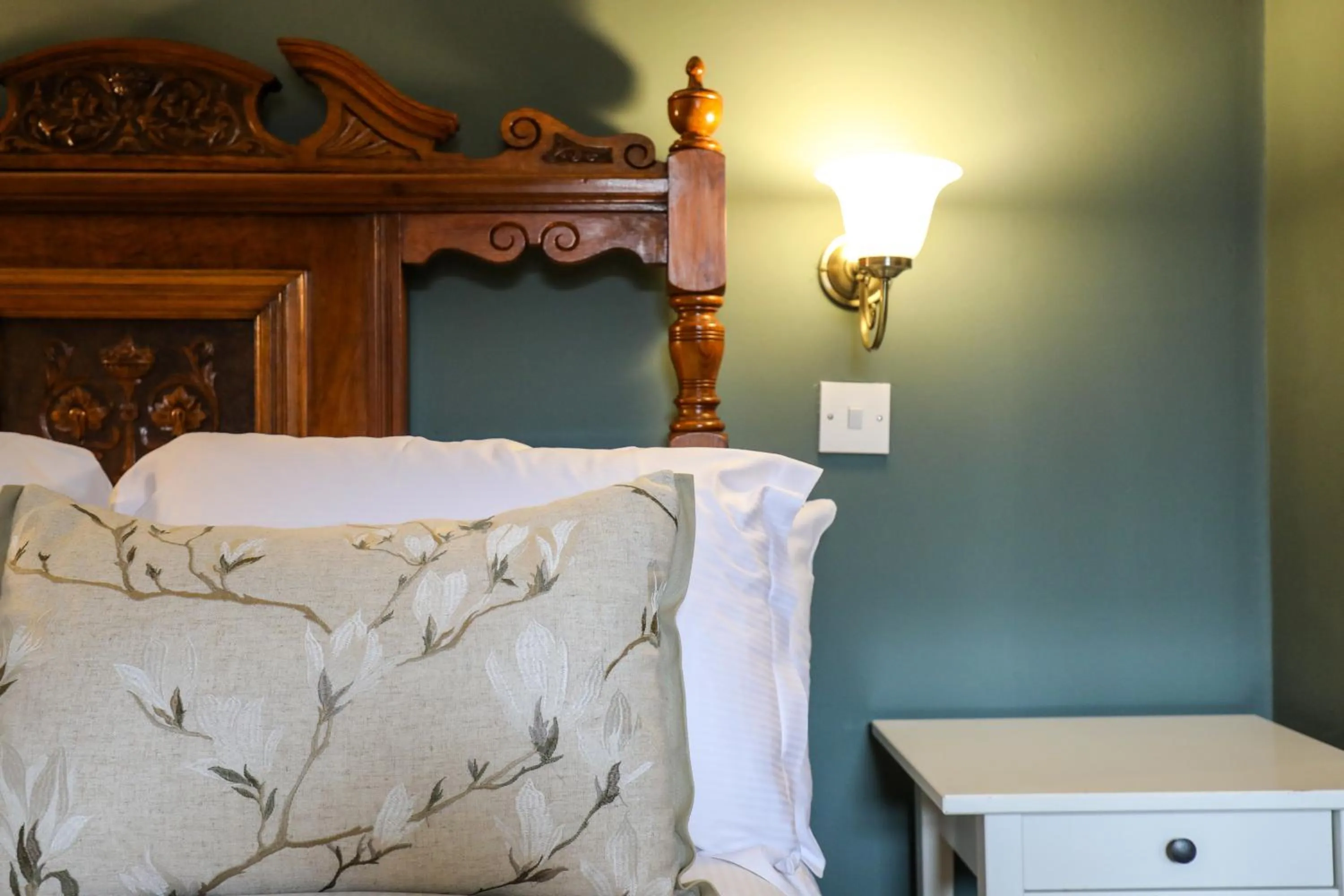 Bed in The Black Swan