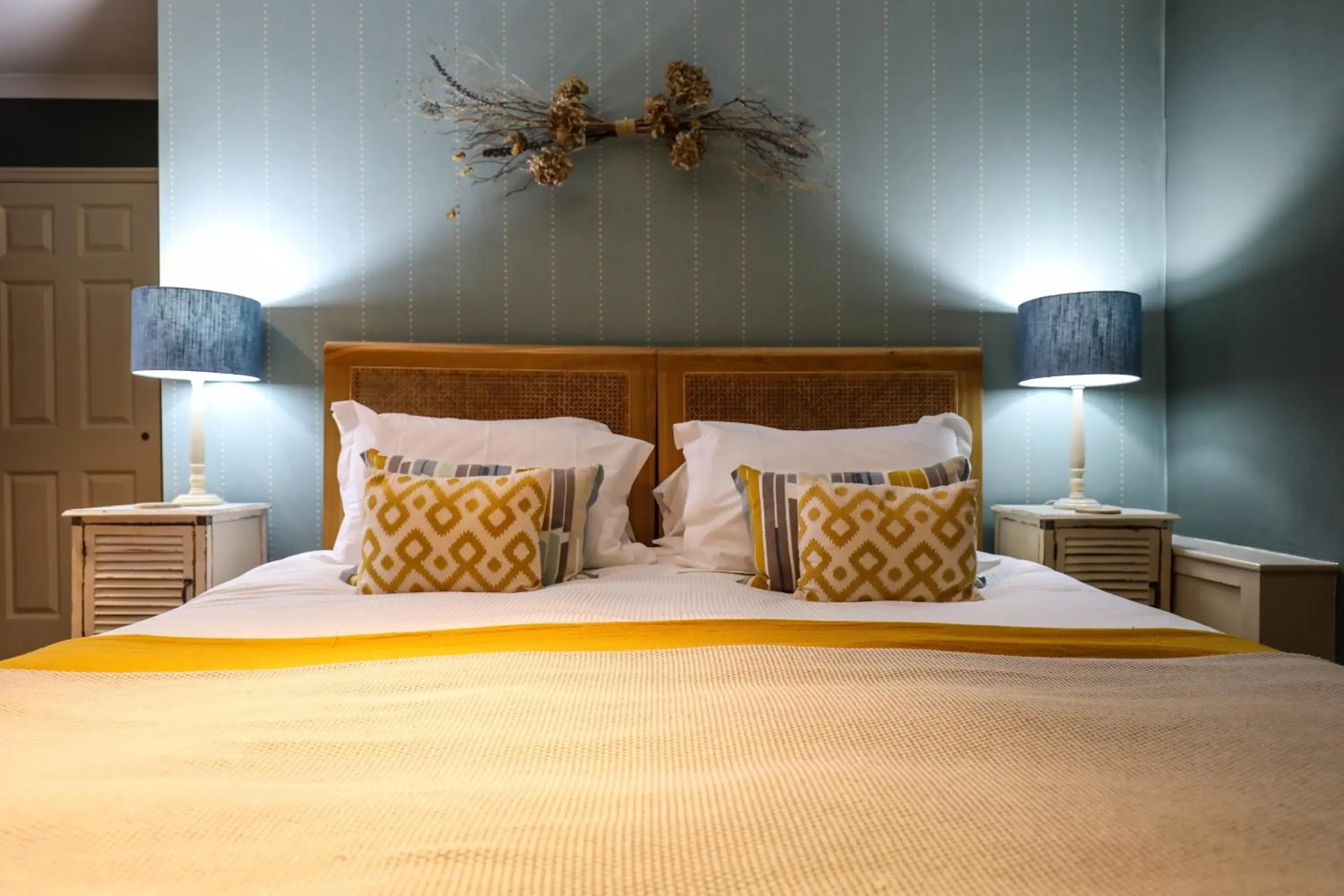 Deluxe Double Room in The Black Swan Deluxe Double Room in The Black Swan