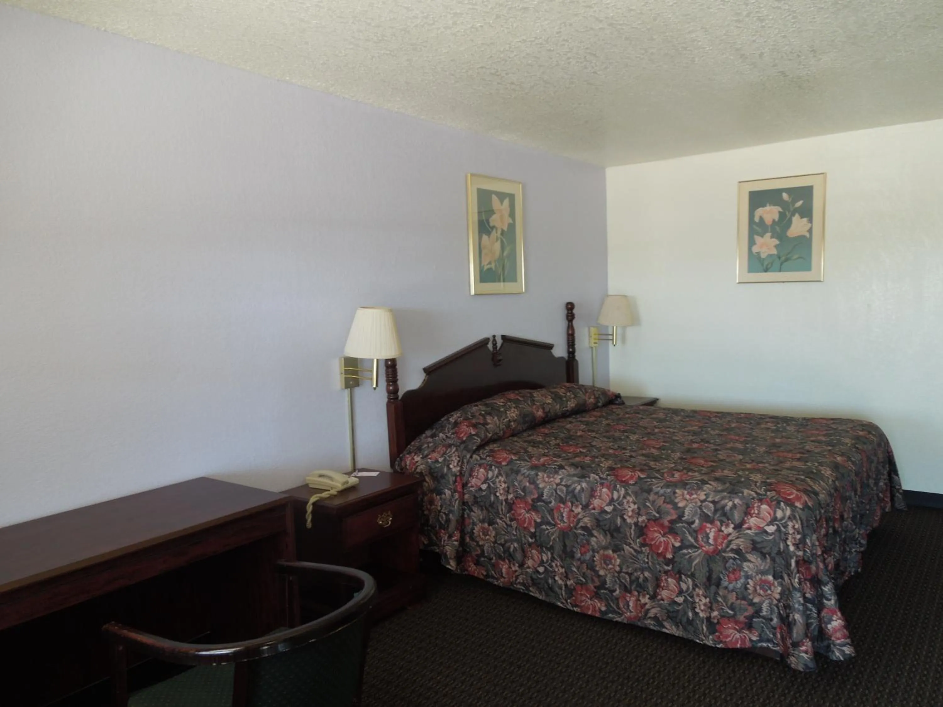 Pool view in Relax Inn Mineral Wells