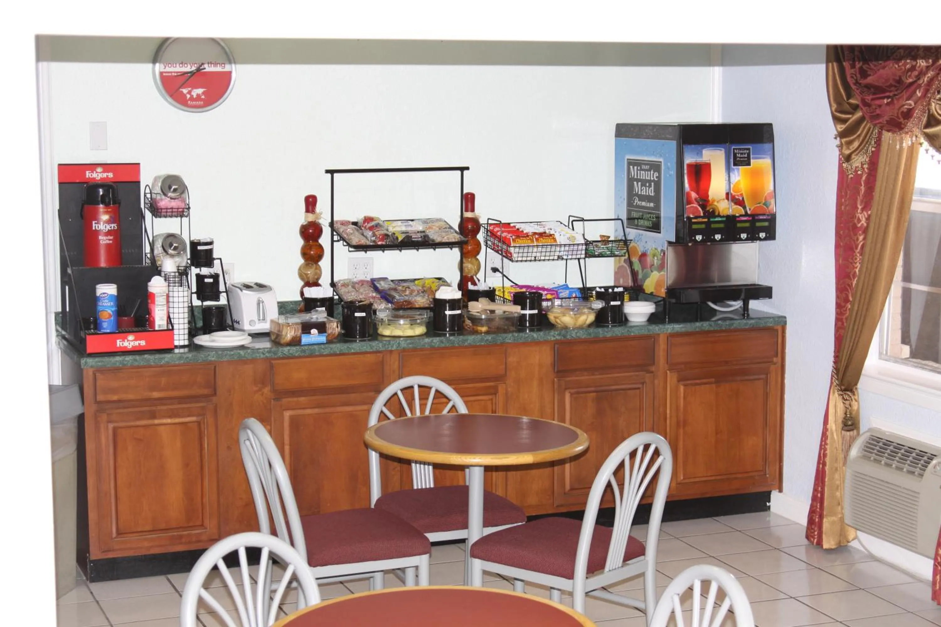 Dining area, Restaurant/Places to Eat in Relax Inn Mineral Wells