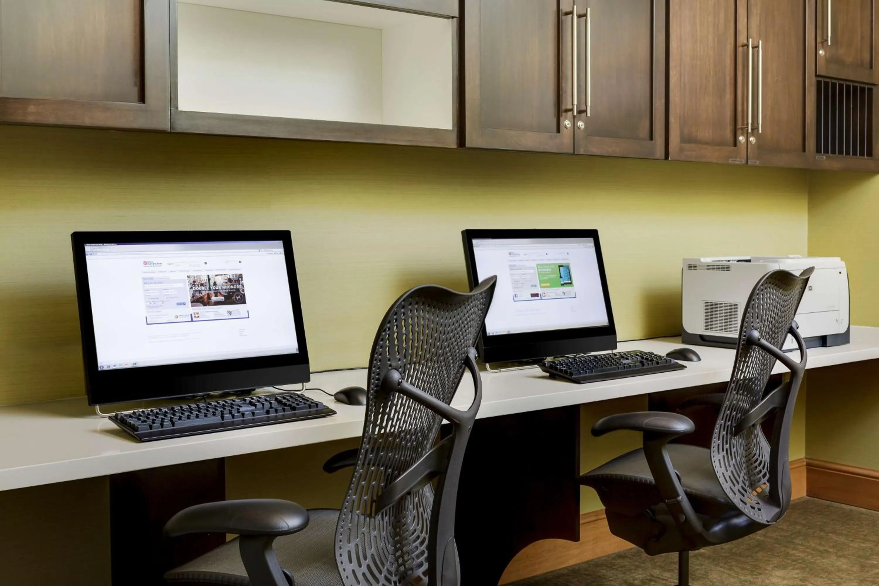 Business facilities in Hilton Garden Inn Manhattan Kansas