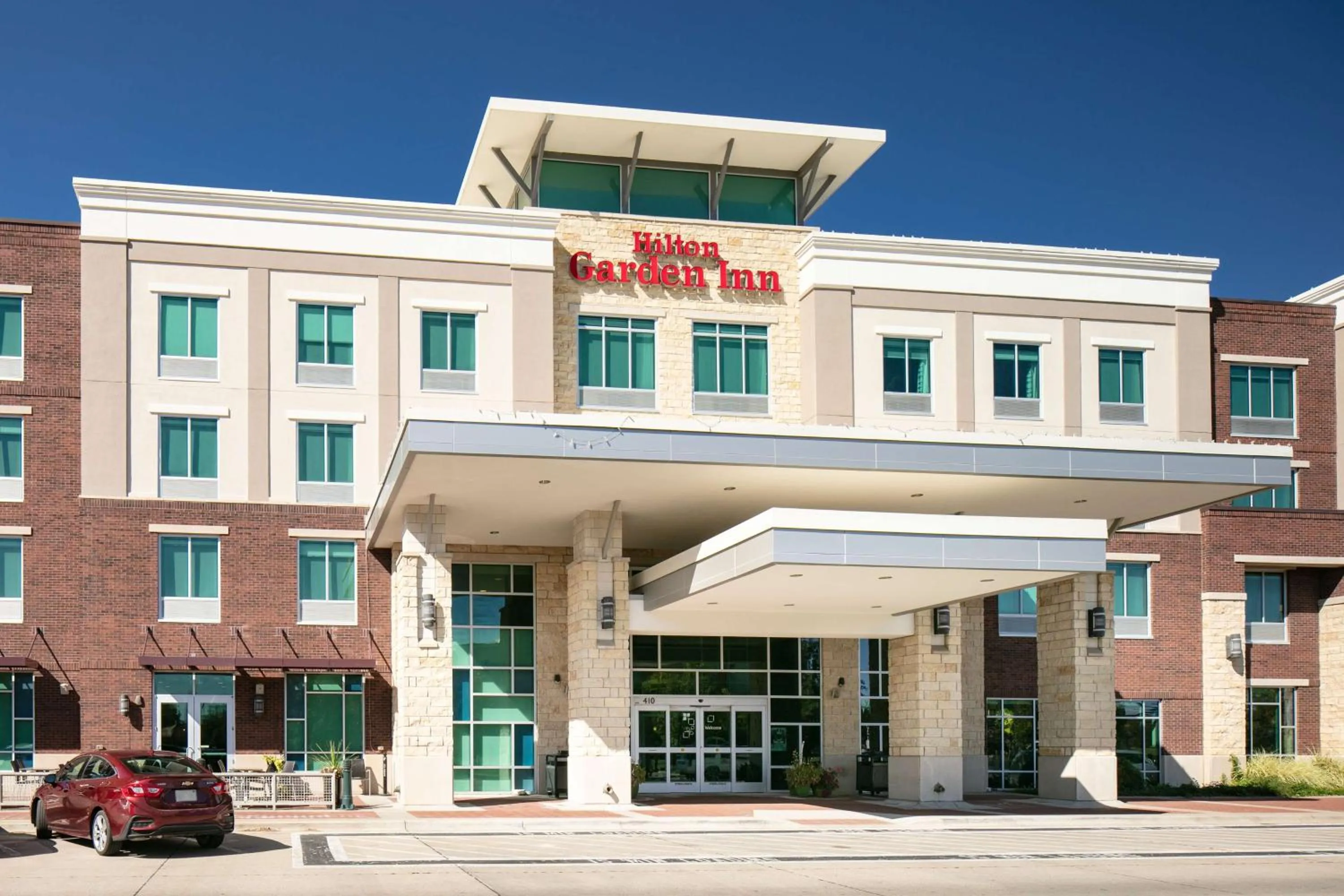 Property building in Hilton Garden Inn Manhattan Kansas
