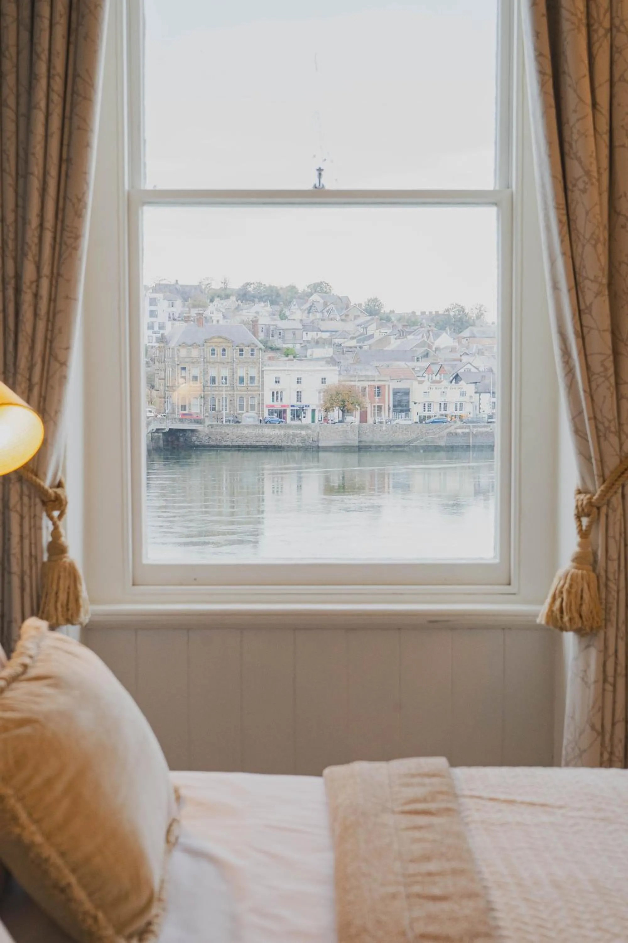 Bed in The Royal Hotel