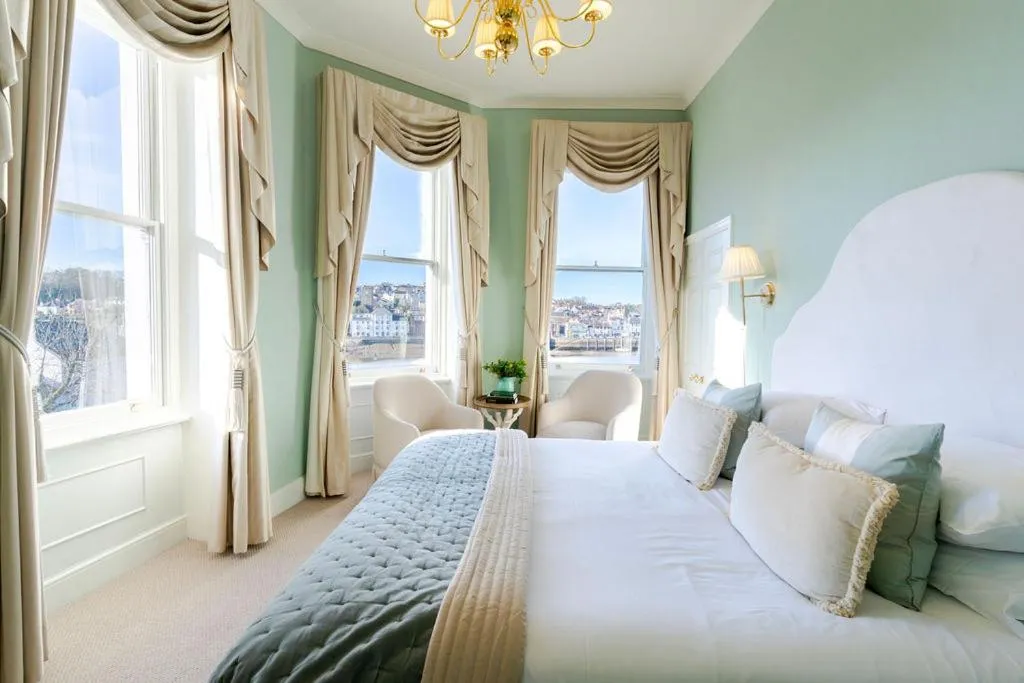 Bed in The Royal Hotel