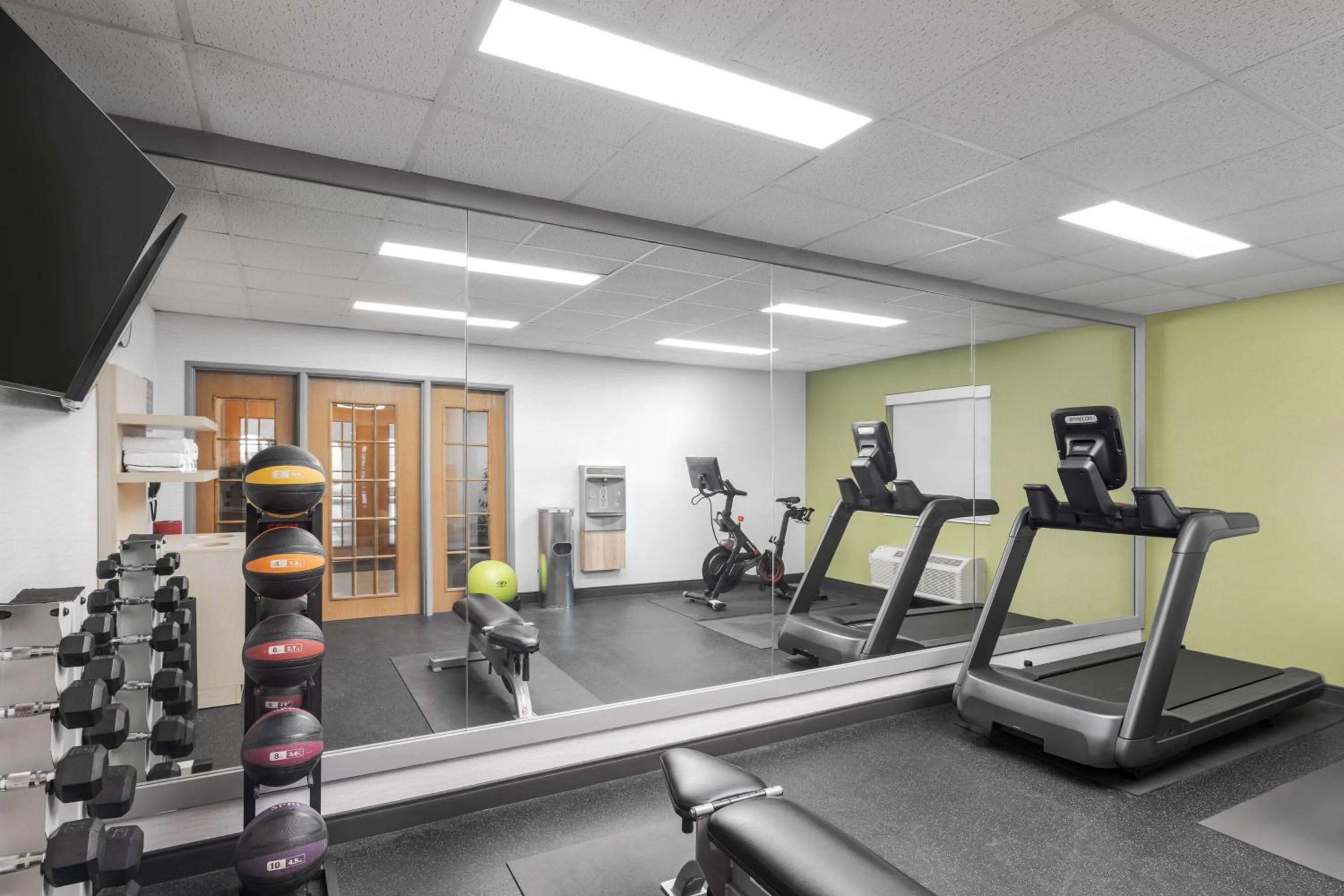 Fitness centre/facilities in Spark by Hilton Dumas