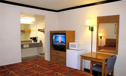 Decorative detail, Bed in Town House Motel