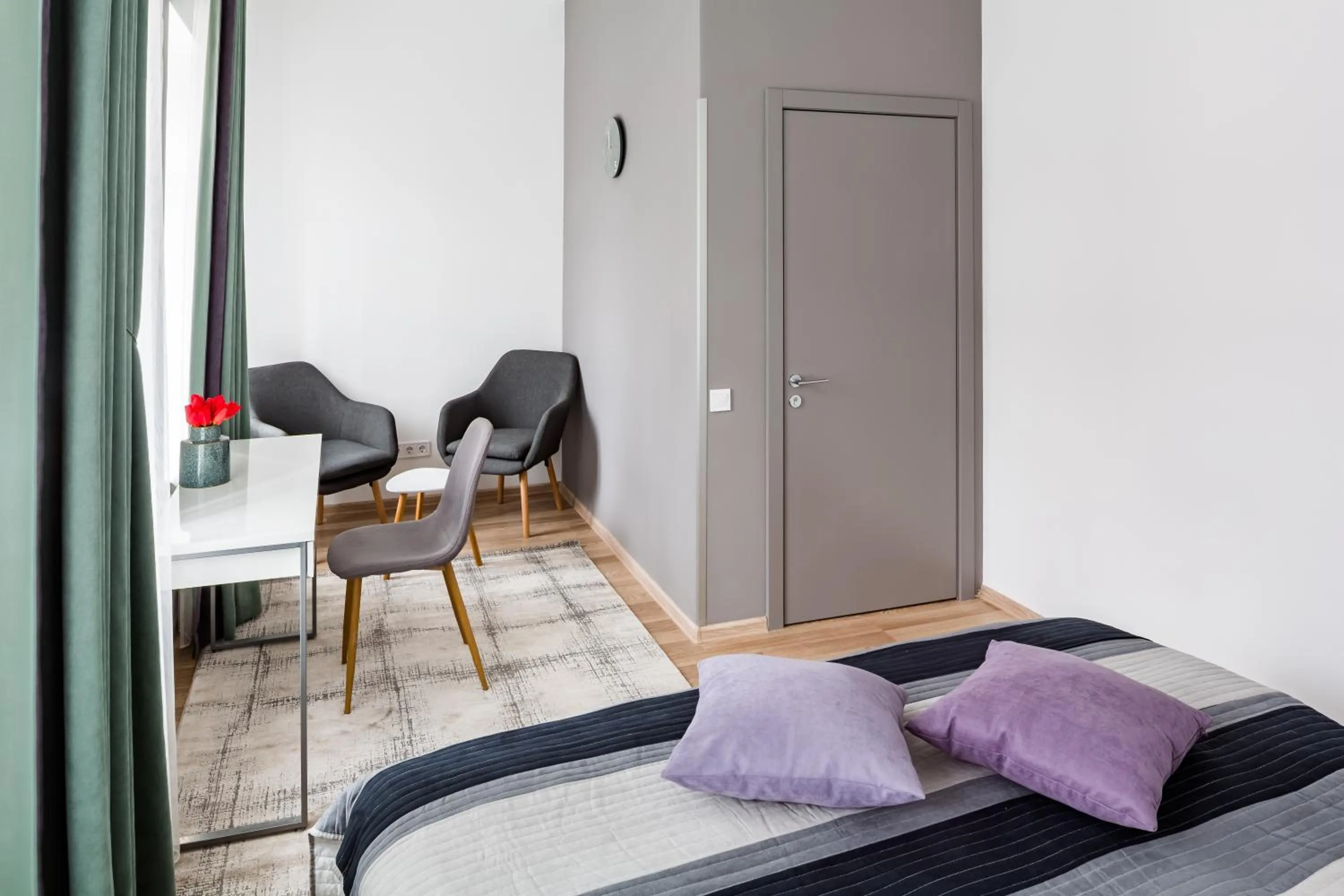 Bedroom, Bed in Apart Hotel Code 10