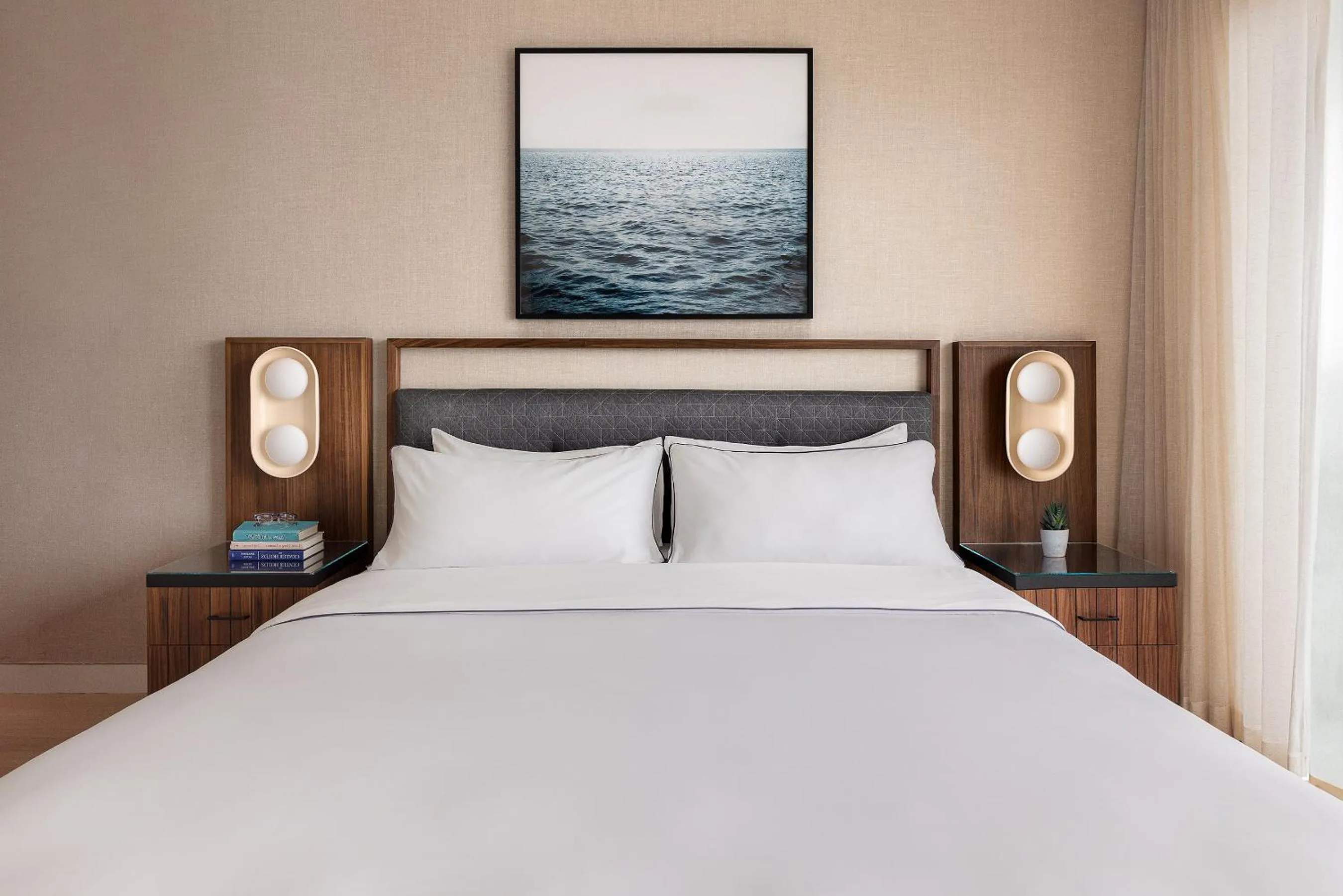 Bedroom, Bed in Gurney's Montauk Resort & Seawater Spa