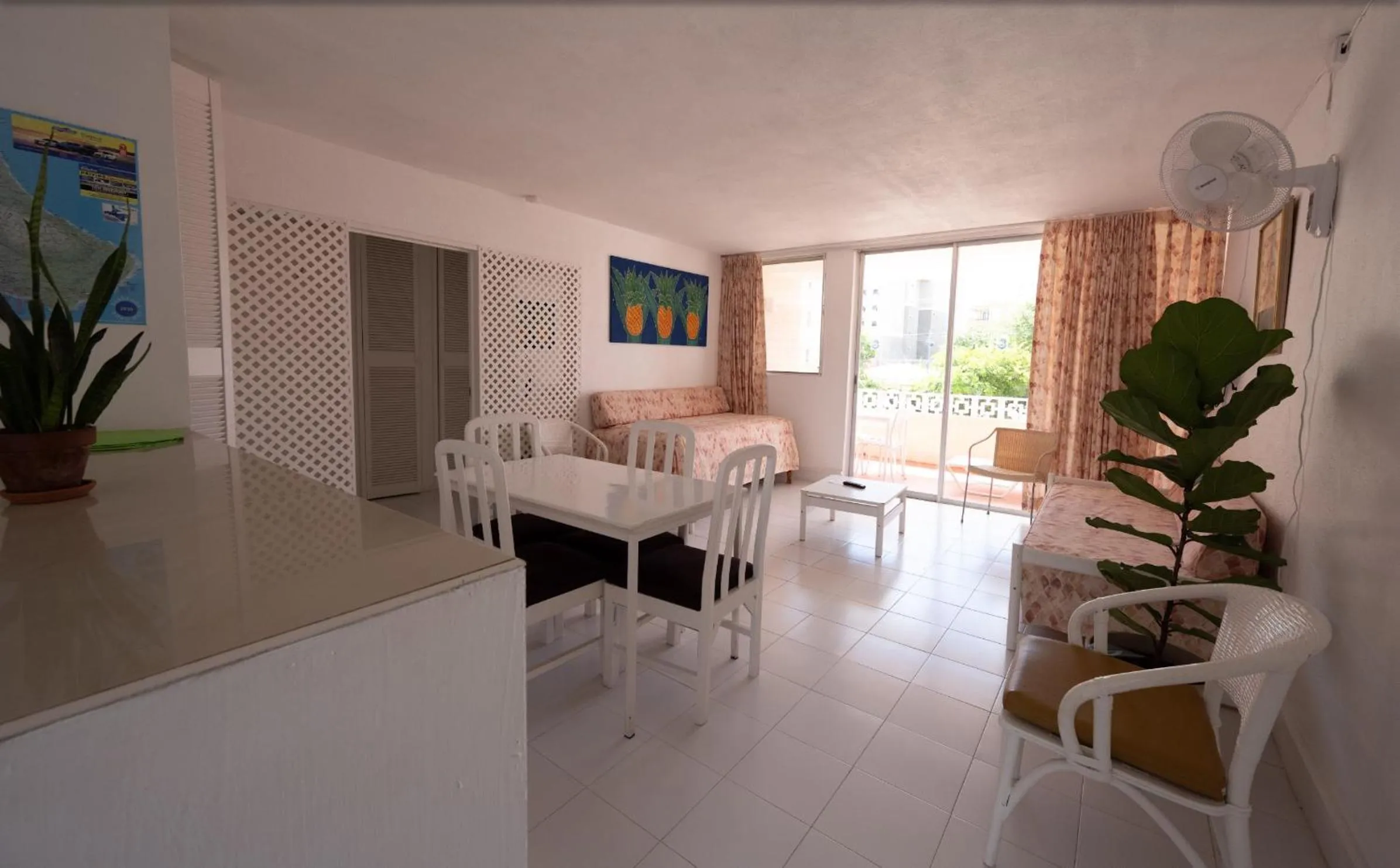 Living room in The Monteray Hotel