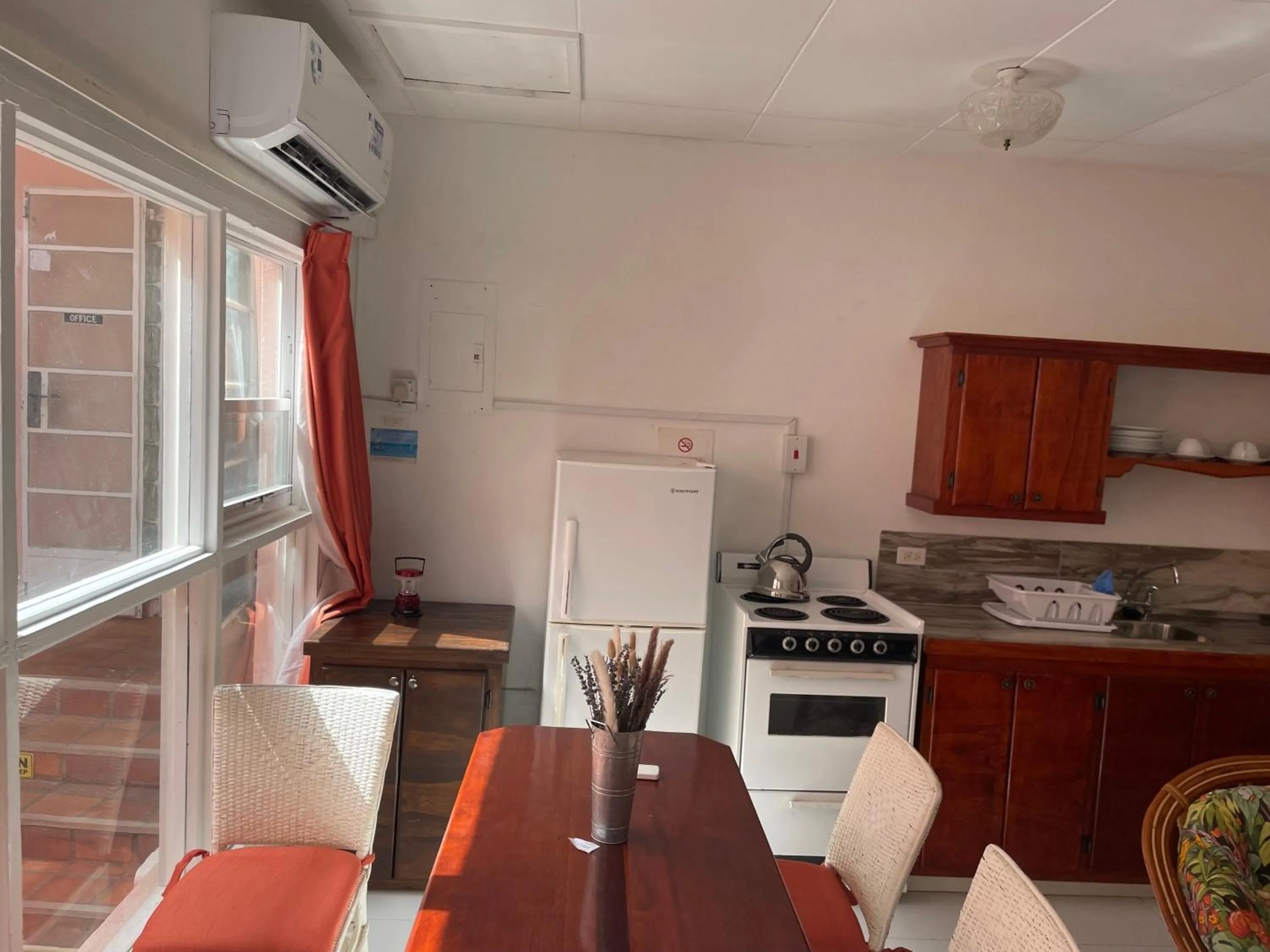 Kitchen or kitchenette in The Monteray Hotel