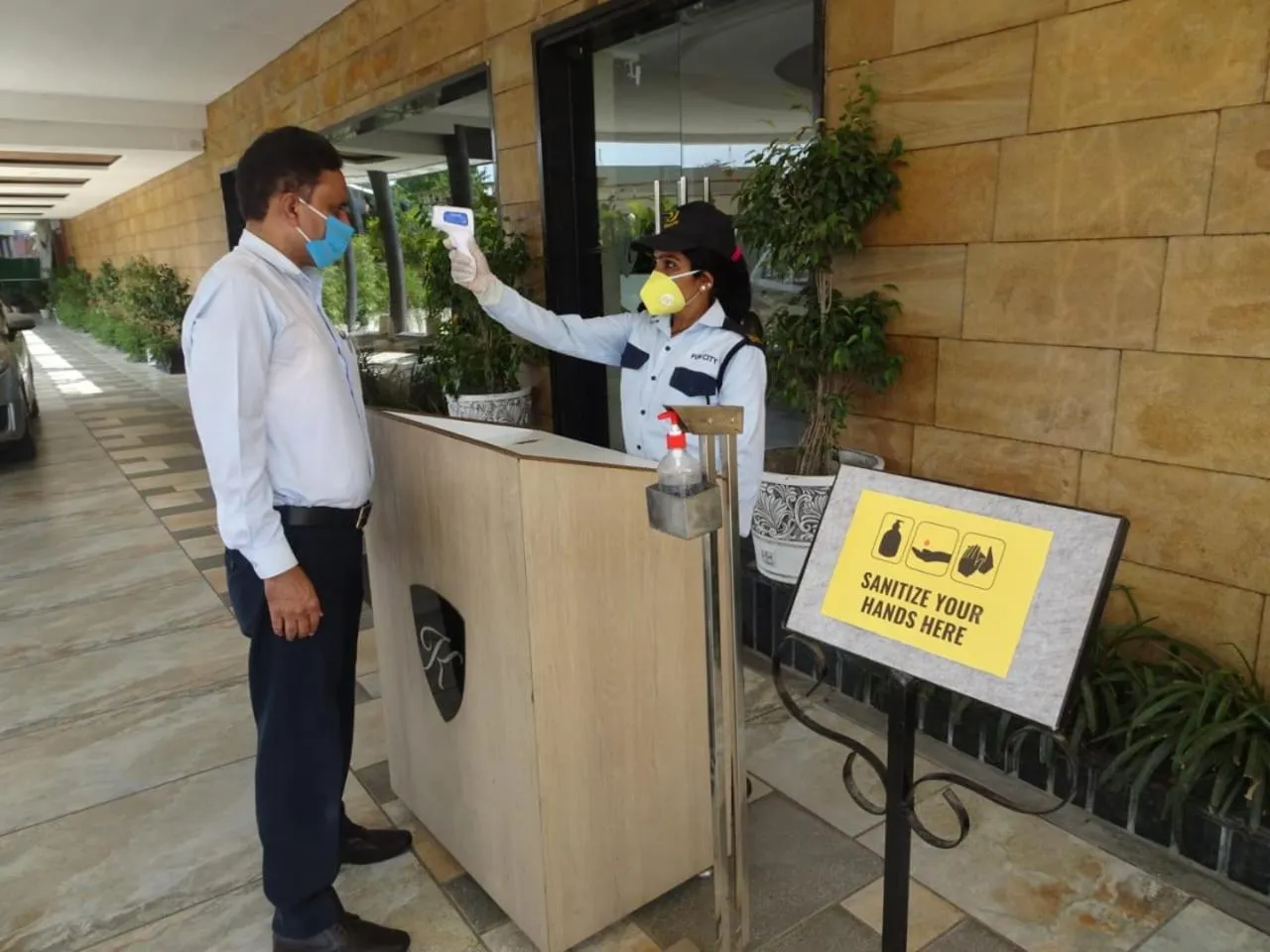 People in Hotel Kanha’s Palm Springs