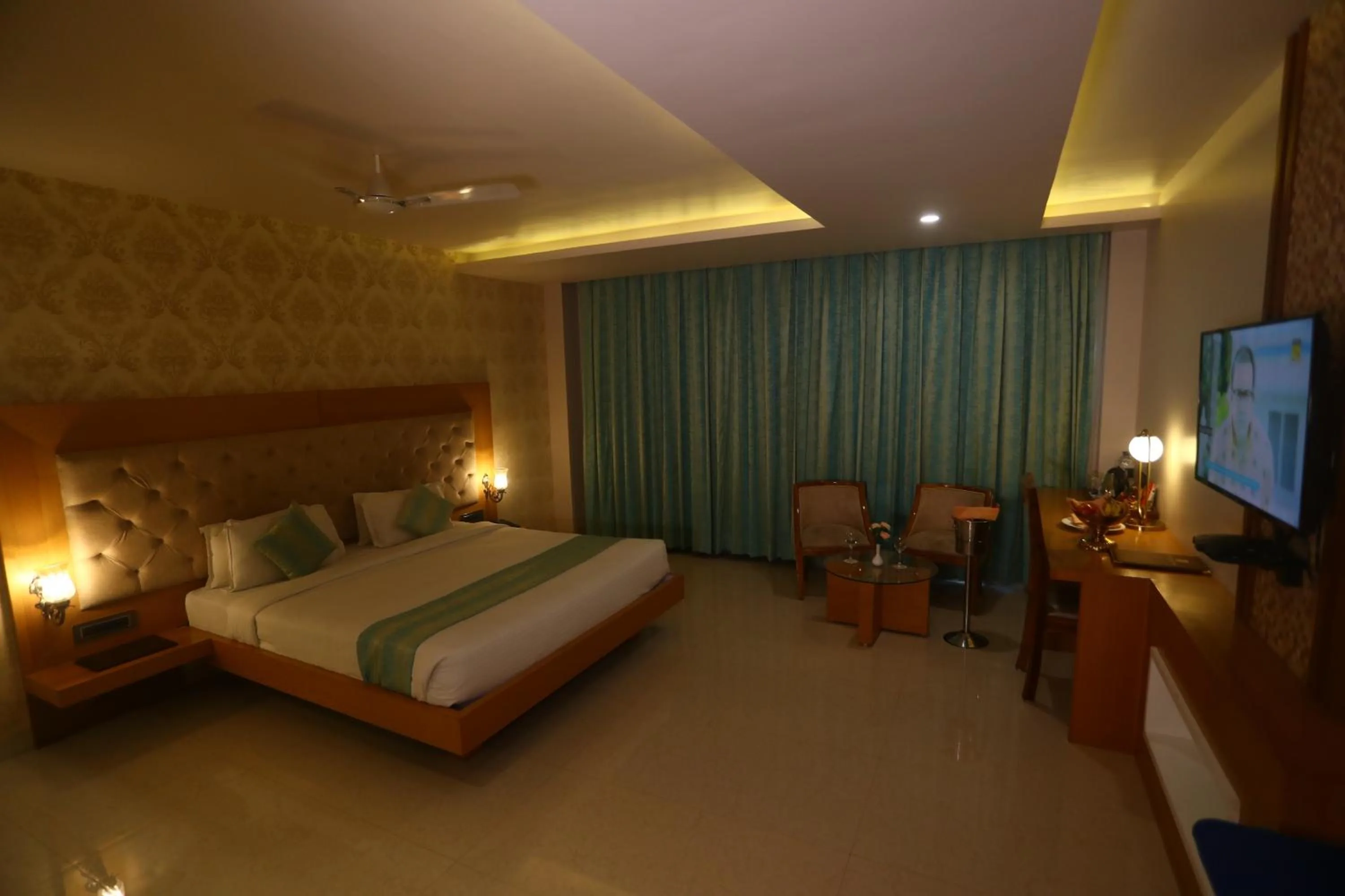 Bedroom in Hotel Kanha’s Palm Springs