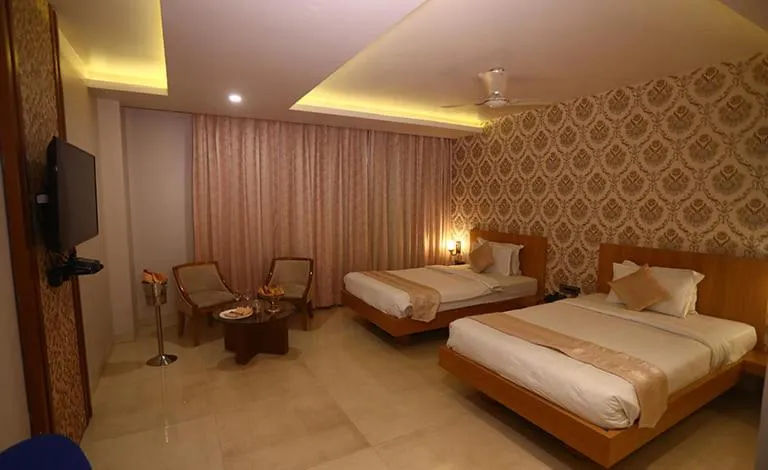 Hotel Kanha’s Palm Springs