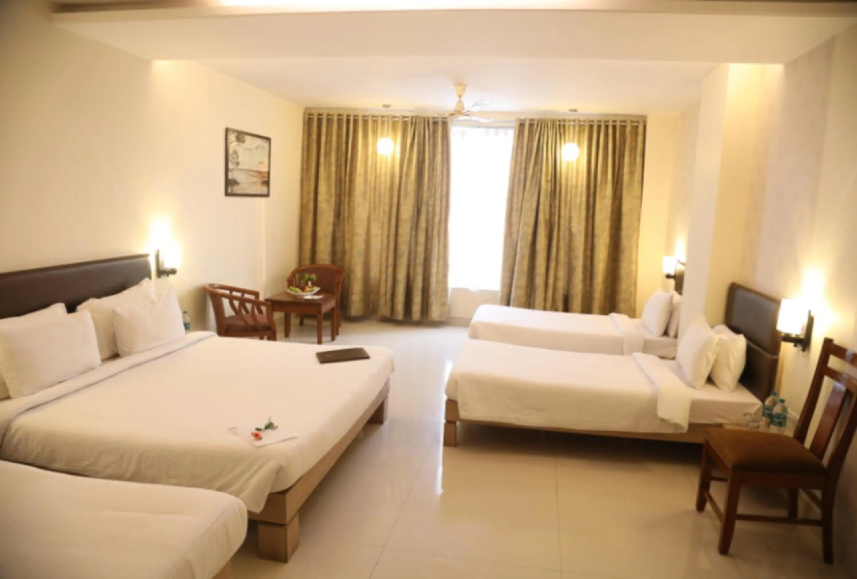 Bedroom in Hotel Kanha’s Palm Springs