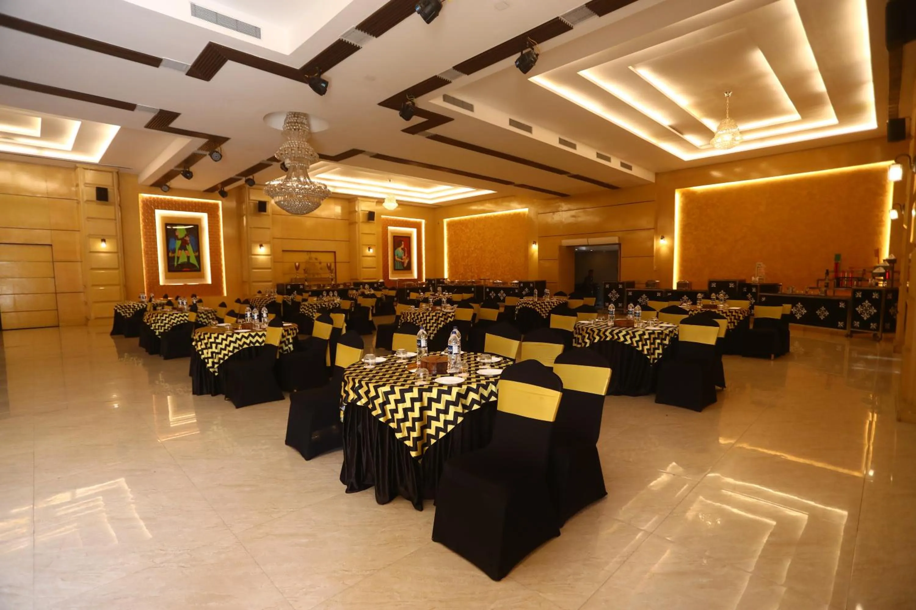 Banquet/Function facilities in Hotel Kanha’s Palm Springs