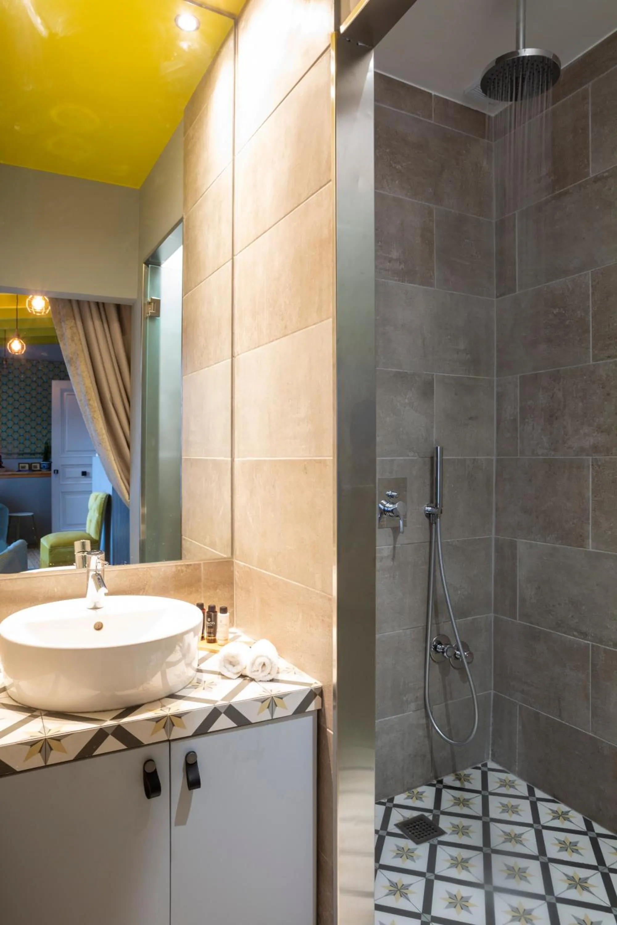 The Frogs_Guest House