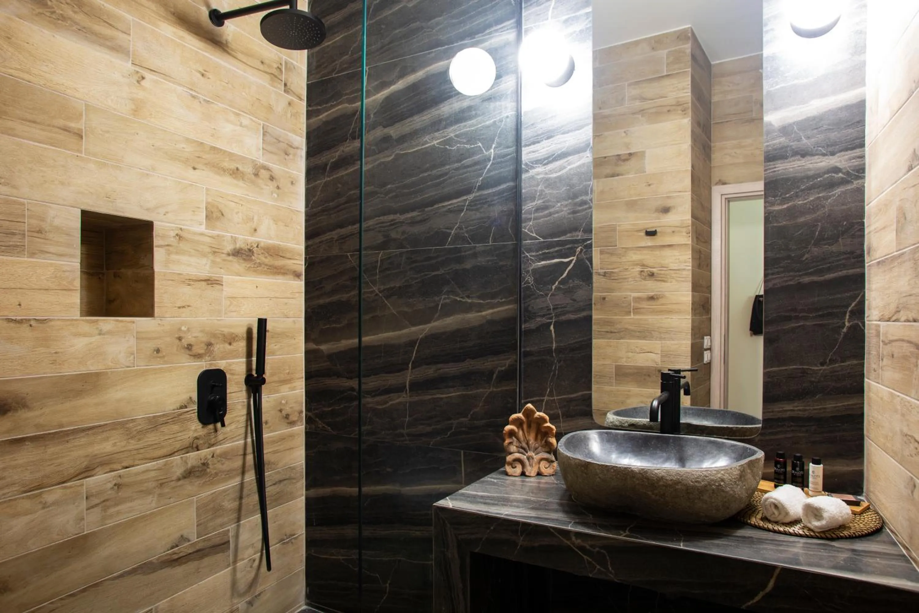 The Frogs_Guest House