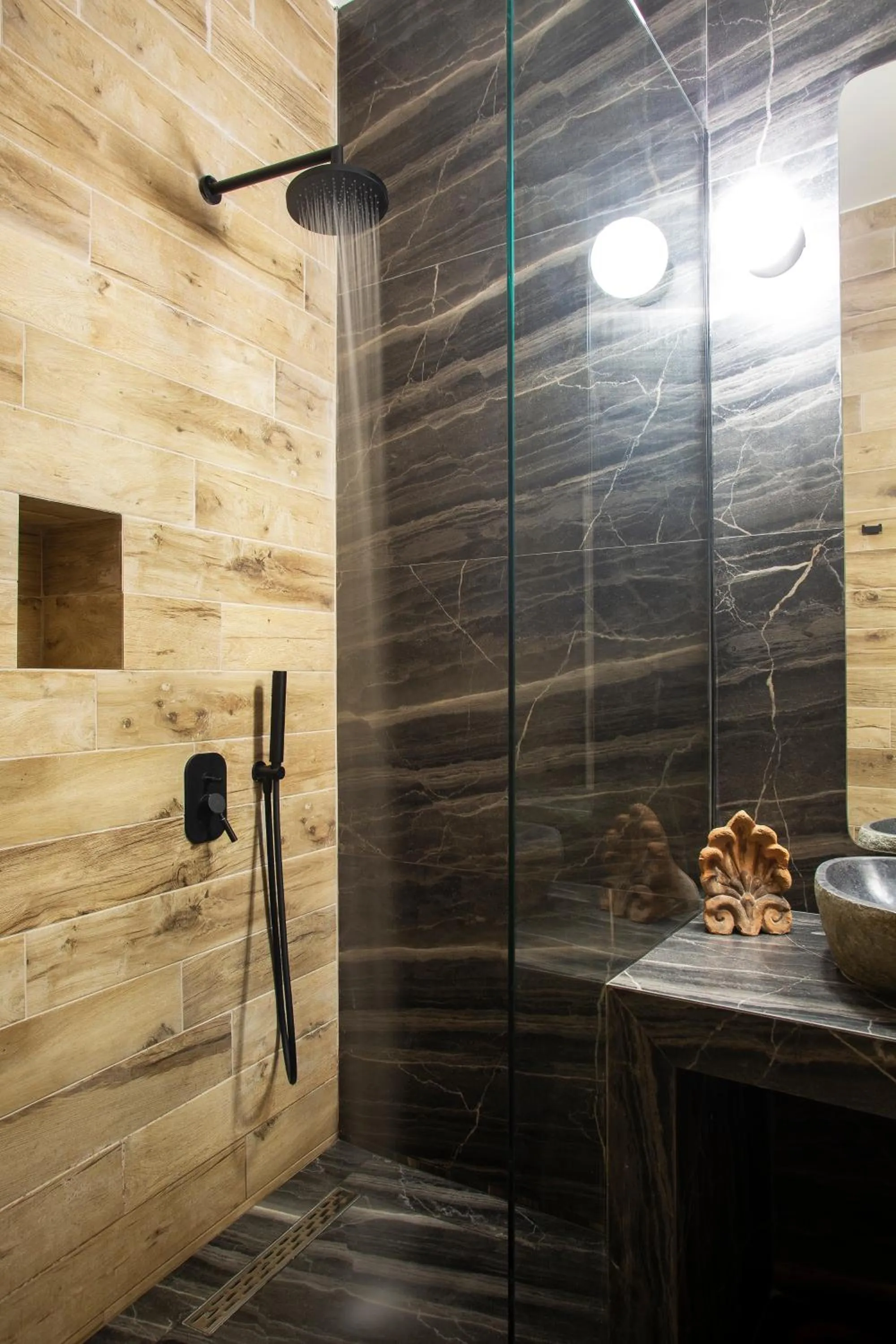 The Frogs_Guest House