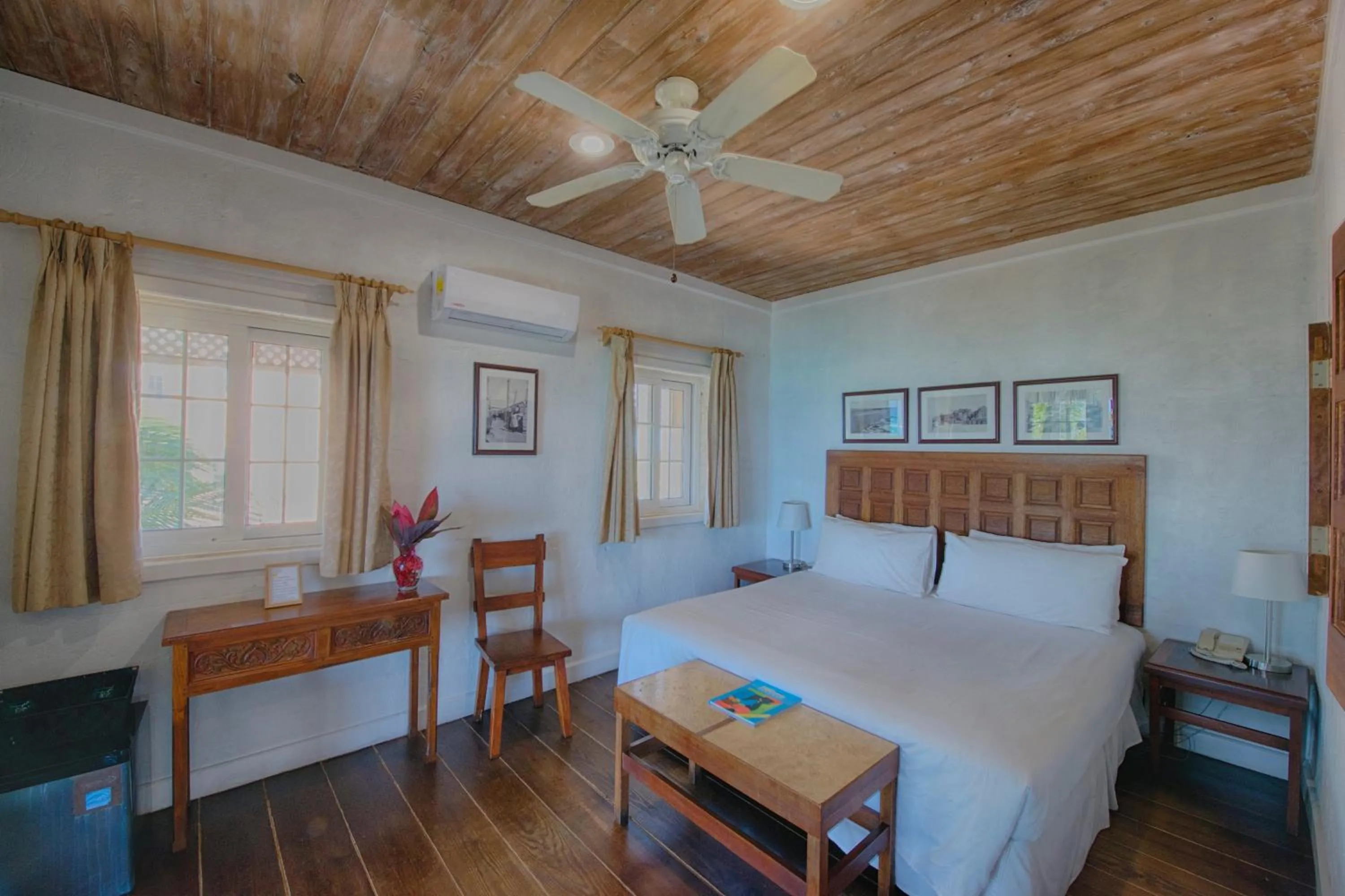 Bed in A Stone's Throw Away