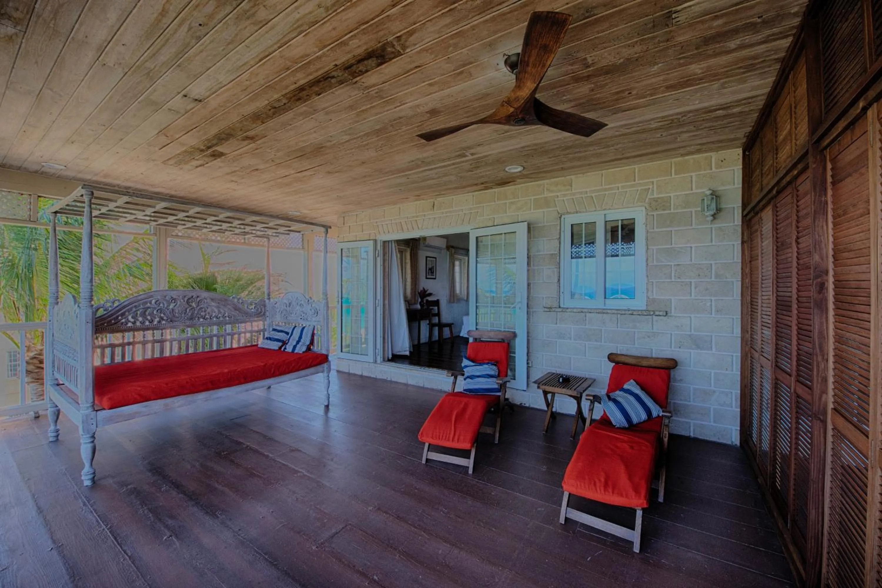 Seating area, Bed in A Stone's Throw Away