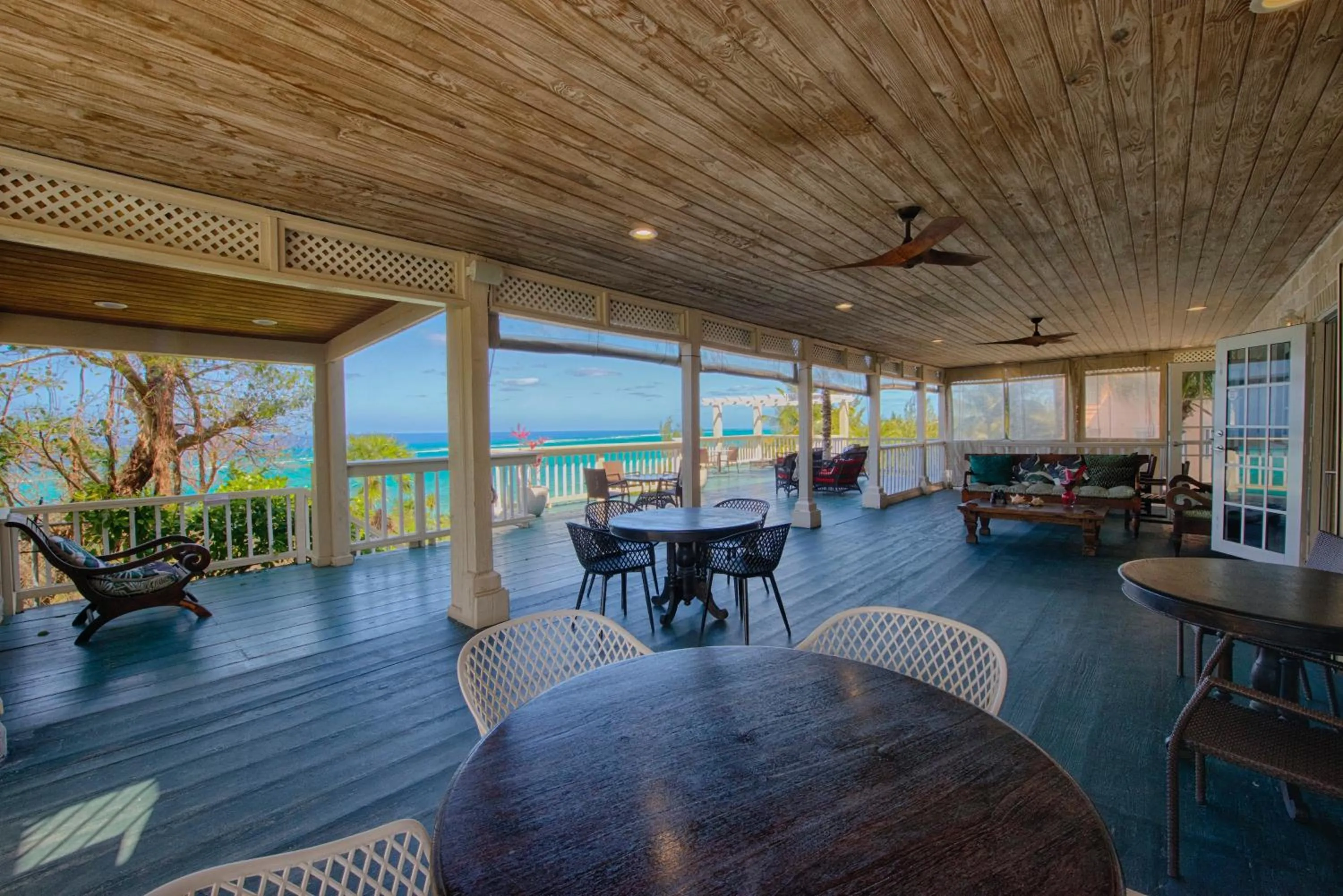 Restaurant/places to eat in A Stone's Throw Away